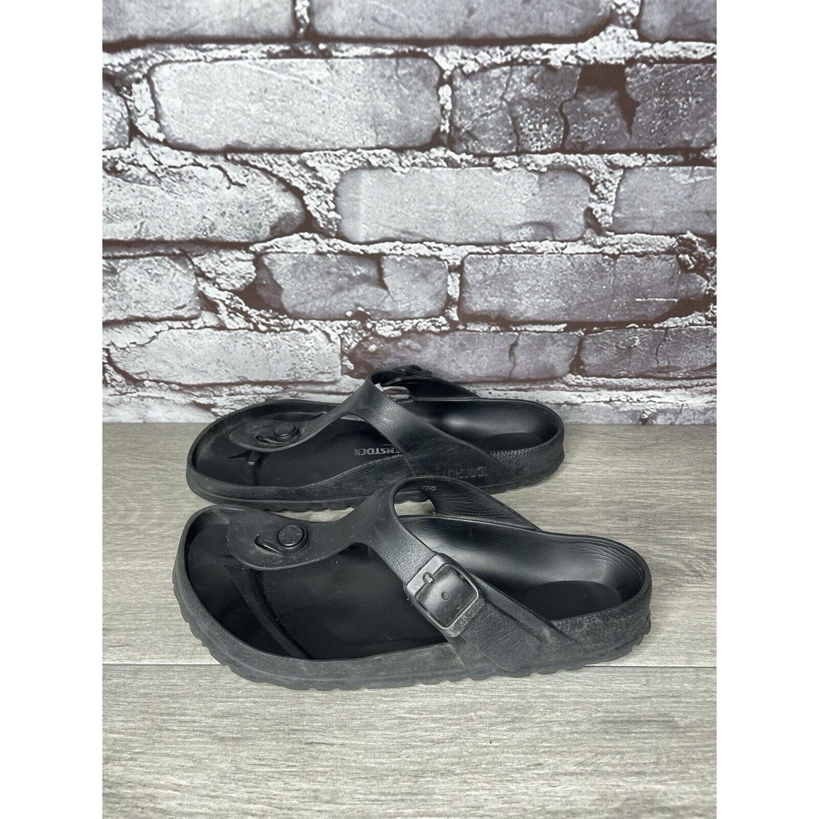 Birkenstock Birkenstock Black Foam Gizeh Strap Lightweight Sandals Women Size US 5.5 / IT 35.5 - 7 Thumbnail