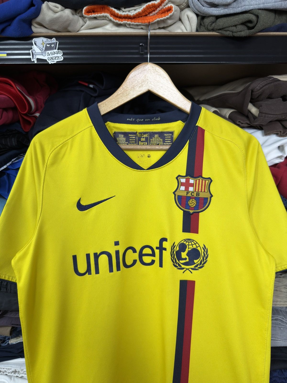 Nike NIKE BARCELONA 2008 2009 AWAY FOOTBALL SHIRT SOCCER JERSEY Size US S / EU 44-46 / 1 - 16 Thumbnail