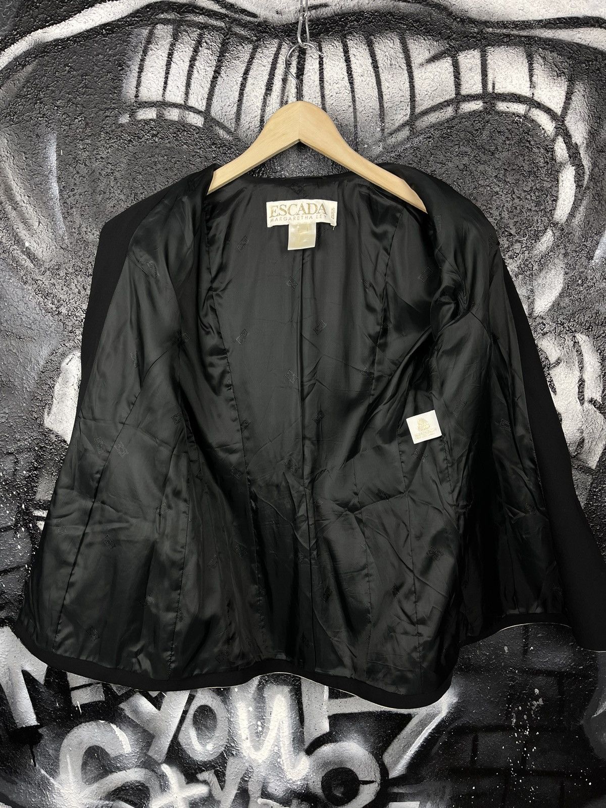 Escada × Vintage Vintage ESCADA Margaretha Ley Blazer Jacket Woman’s Size 40 Size S / US 4 / IT 40 - 3 Thumbnail