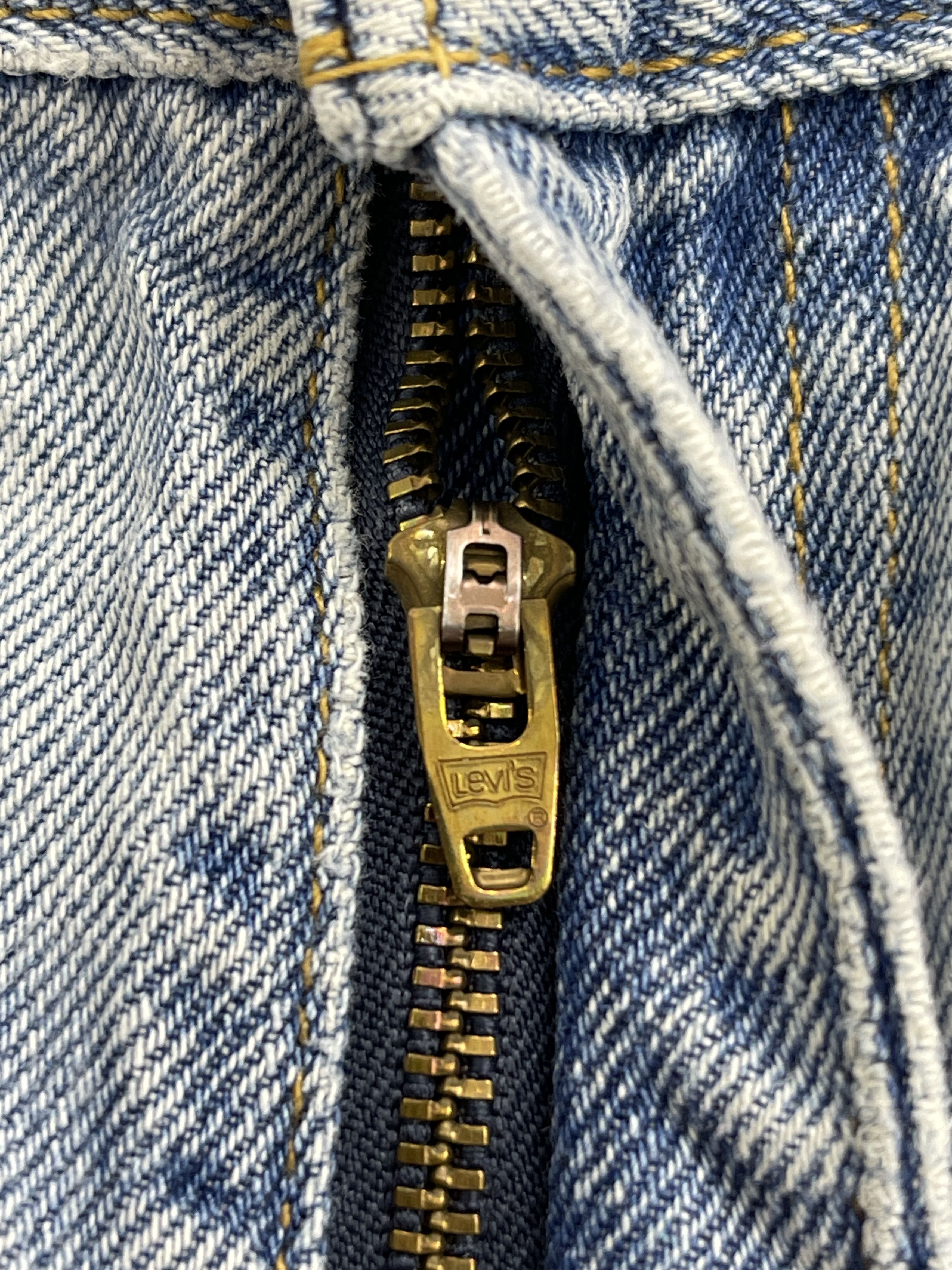 Levi's Vintage Light Washed Levis 505 Denim DP2513 Size US 36 / EU 52 - 13 Thumbnail