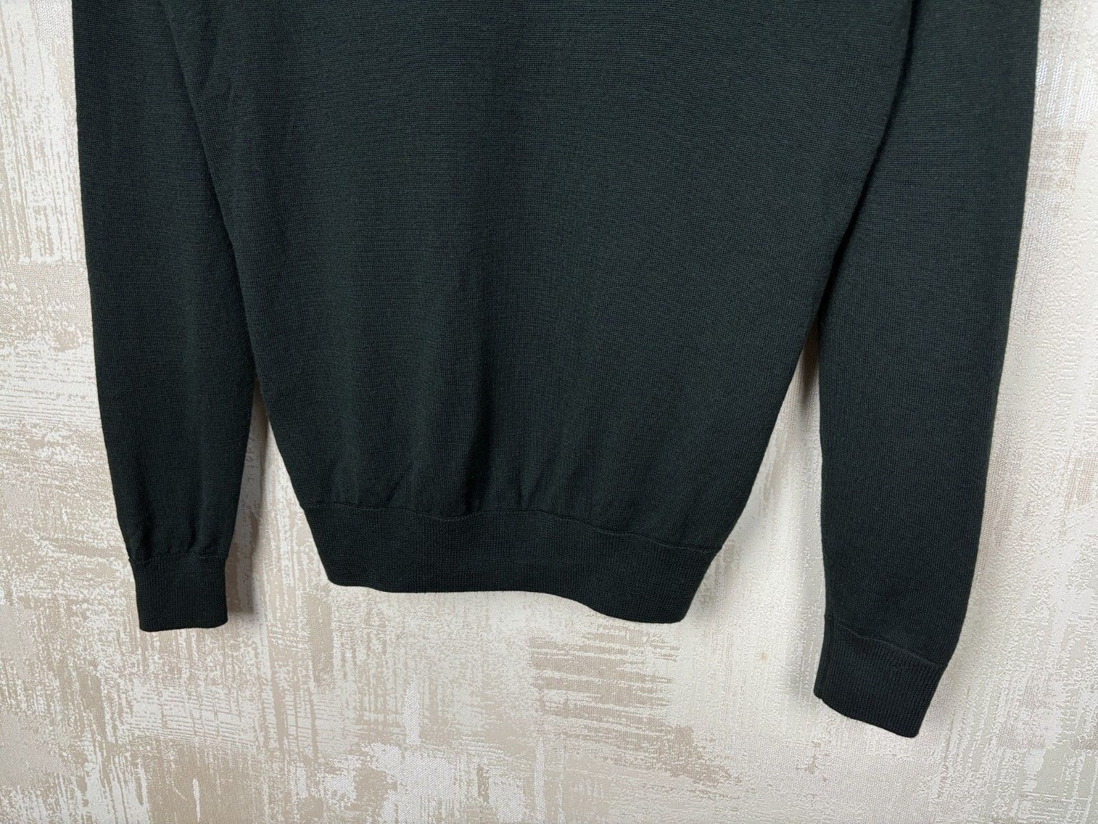 Cos COS Merino Wool Cardigan Sweater Jumper V-neck Size US S / EU 44-46 / 1 - 18 Thumbnail