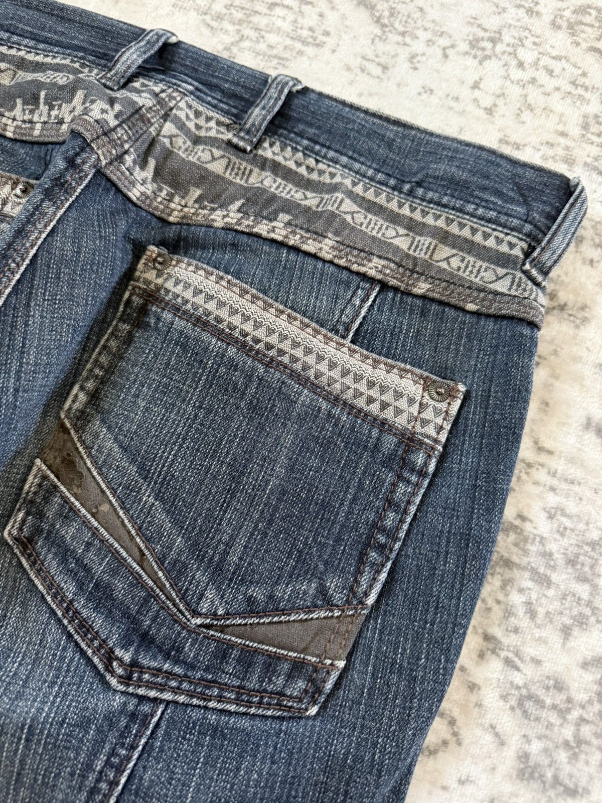Japanese Brand Hideaways Nicole Japan Paneled Aztec Jeans Size US 30 / EU 46 - 15 Thumbnail