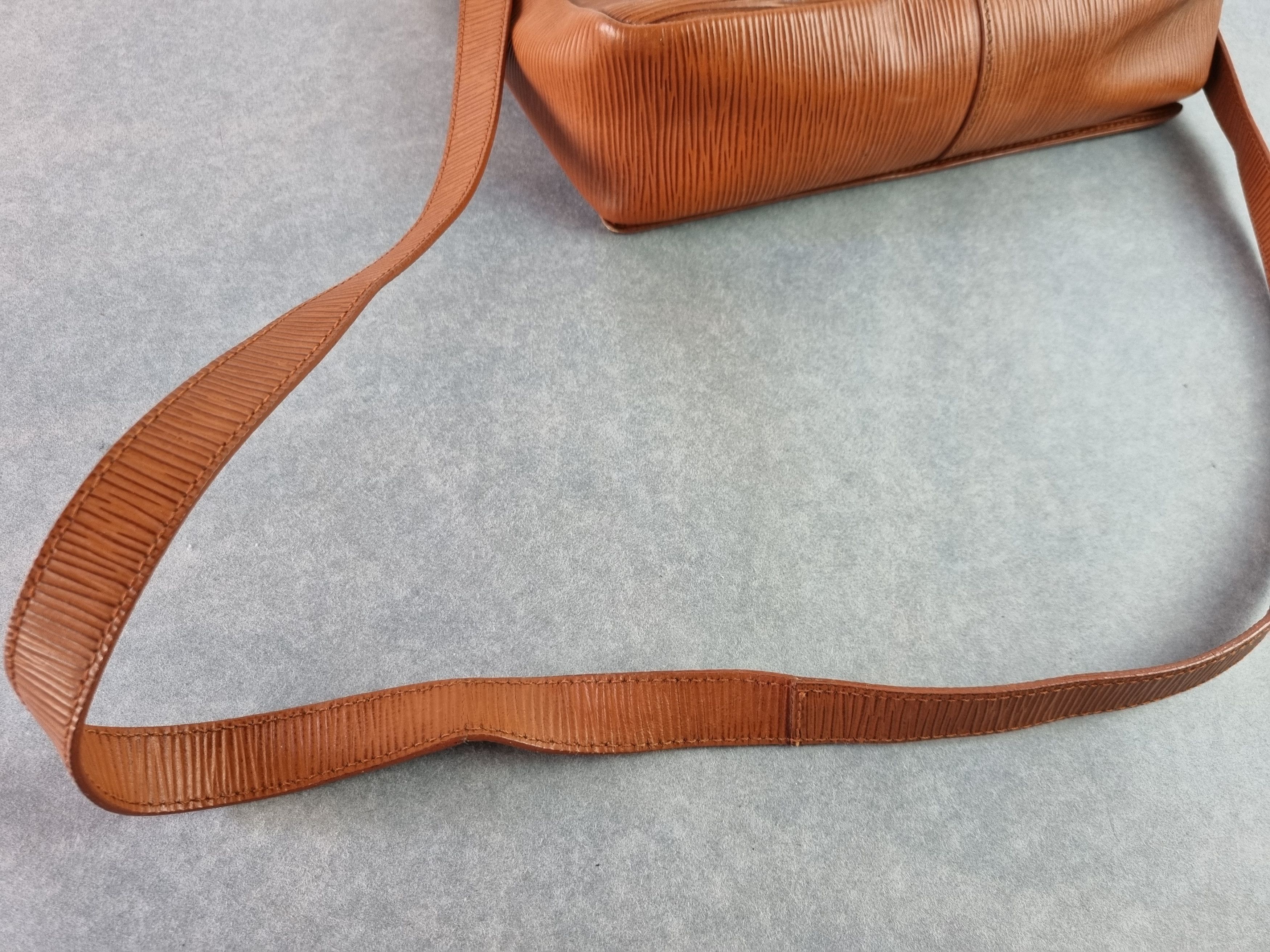Fendi Vintage FENDI Brown Epi Leather Messenger Crossbody Bag Size ONE SIZE - 21 Thumbnail