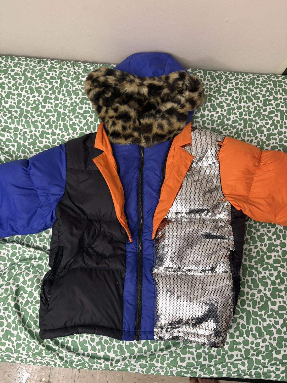 H&M × Moschino Jeremy Scott x Moschino x H&M puffer jacket Size US M / EU 48-50 / 2 - 1 Thumbnail