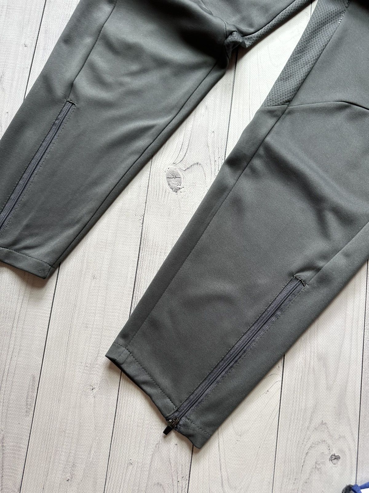 Vintage Vintage puma Arsenal soccer joggers size M grey Size US 31 - 3 Thumbnail