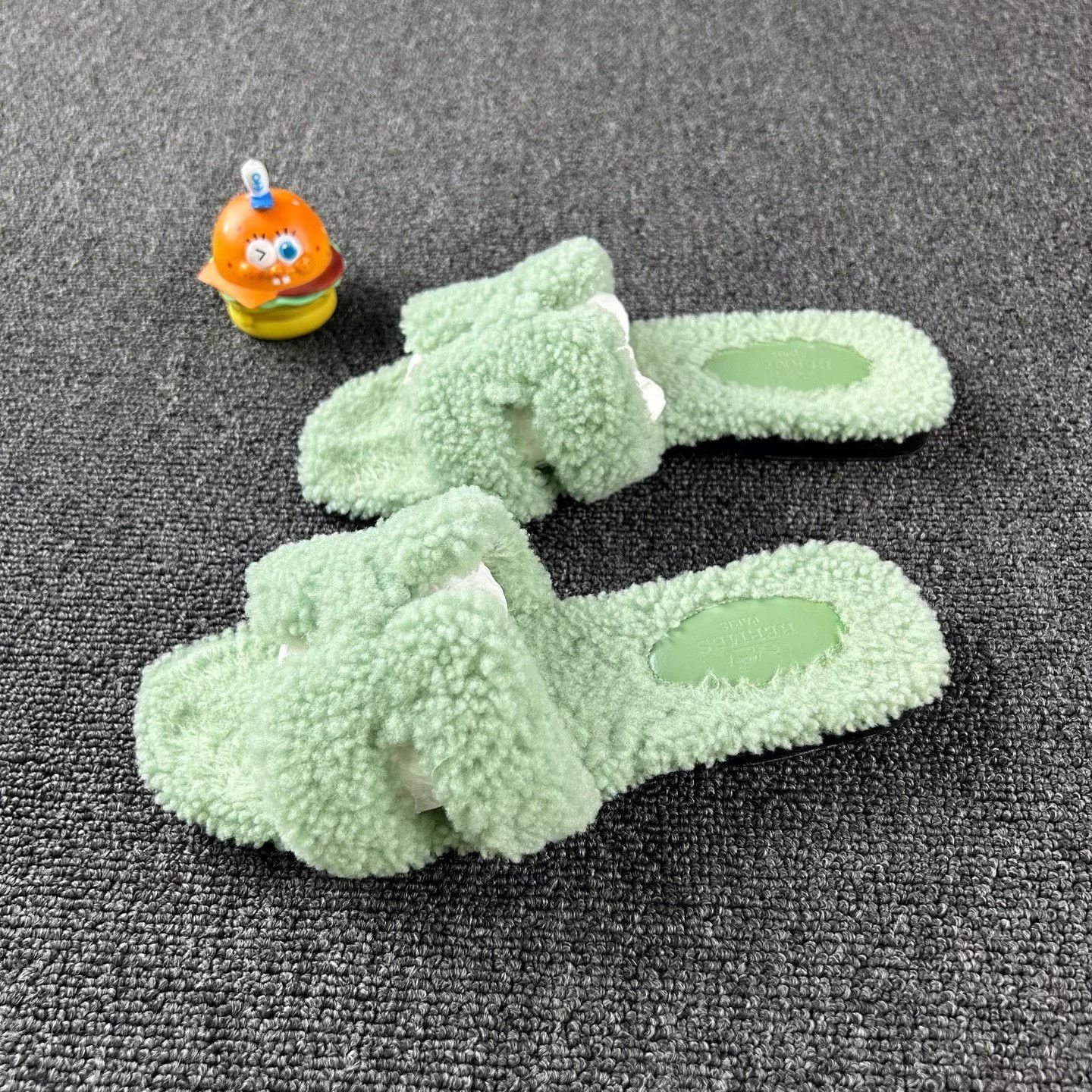 Hermes Hermes Green Teddy Slippers 35 Size US 4 / IT 34 - 1 Thumbnail