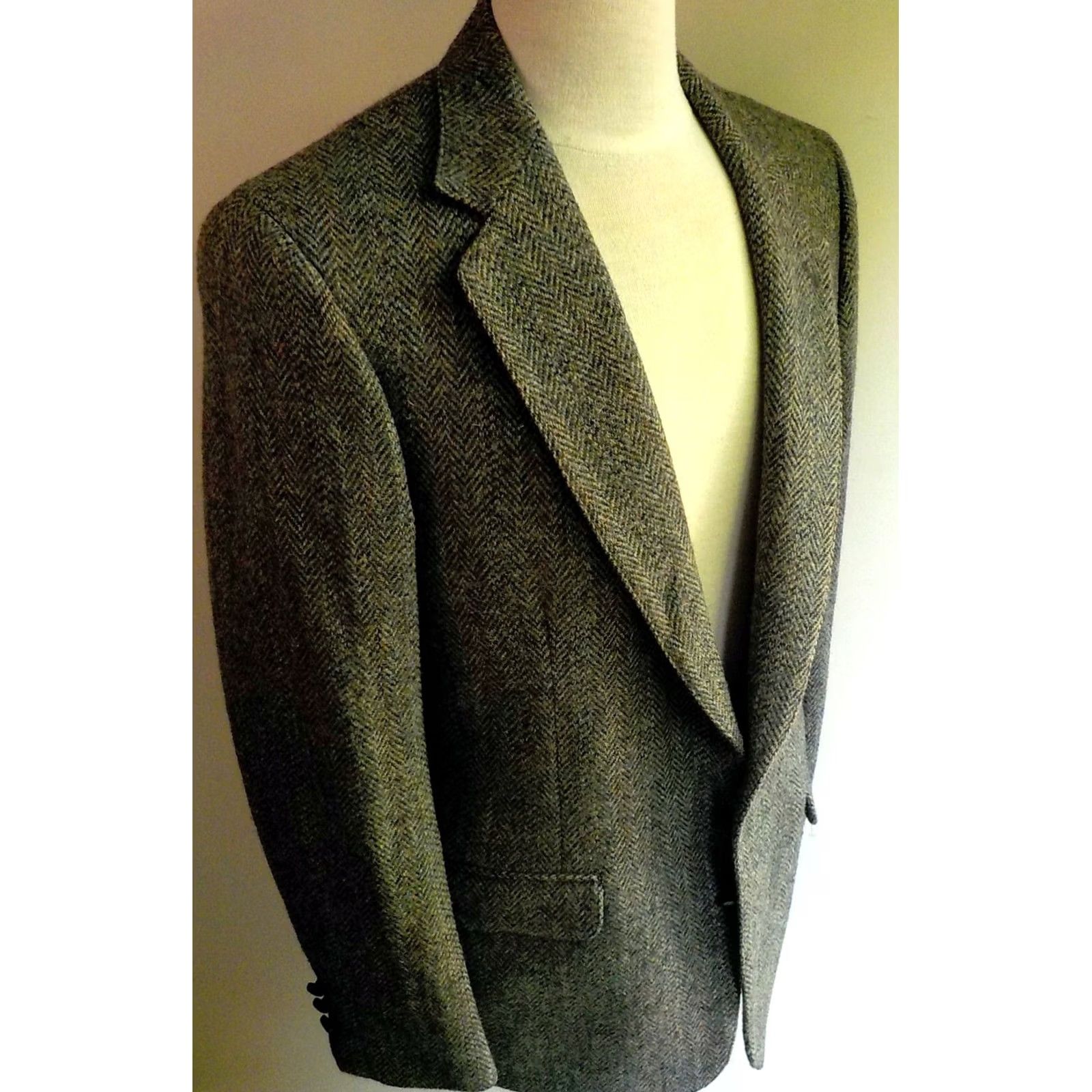 Harris Tweed HARRIS TWEED for Today's Man 2 Button Herringbone Blazer Gray/Milticolor 42R SZ 42R Regular Wool Tweed Blazer Mens Size 42R - 3 Thumbnail