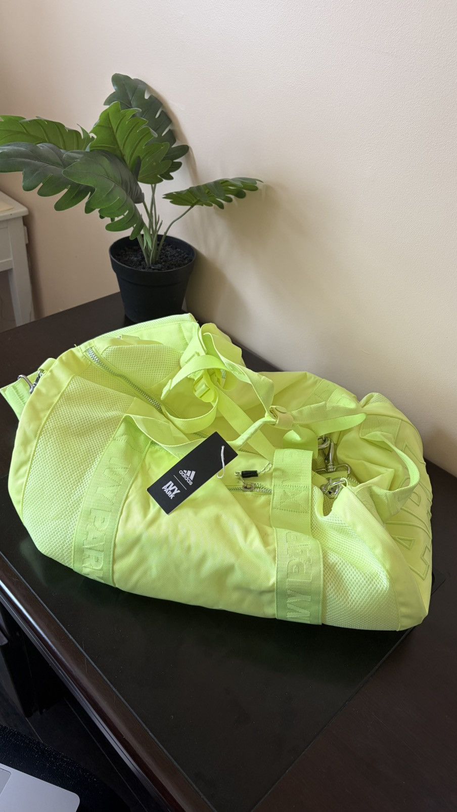 Adidas × Ivy Park Adidas x Ivy Park Neon Green Logo Duffle Bag Gym Size ONE SIZE - 8 Thumbnail
