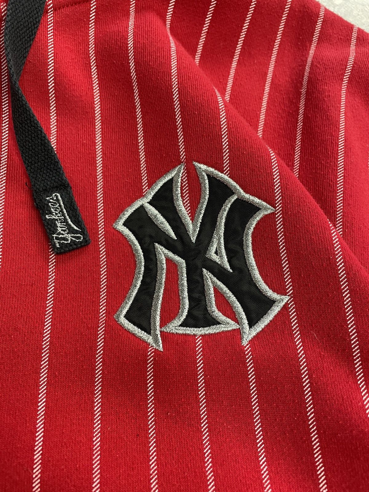 Vintage Vintage Nike New York Yankees Zip Hoodie Jacket Y2K Size US L / EU 52-54 / 3 - 9 Thumbnail
