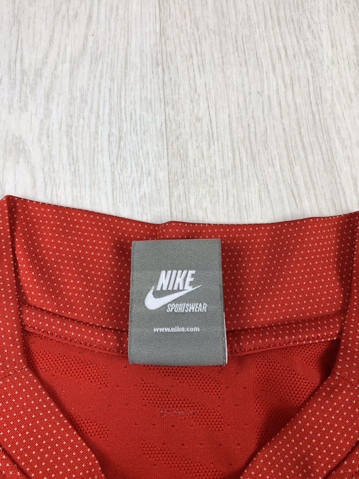 Vintage Nike Sportswear AIR Vintage T-Shirt Red Size M Size US M / EU 48-50 / 2 - 7 Thumbnail