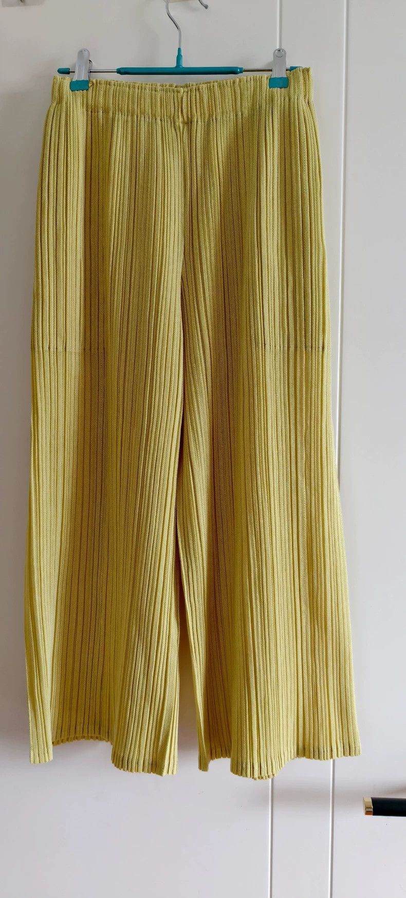 Issey Miyake Issey Miyake size:2 Light yellow pleated trousers Size 22" - 1 Thumbnail