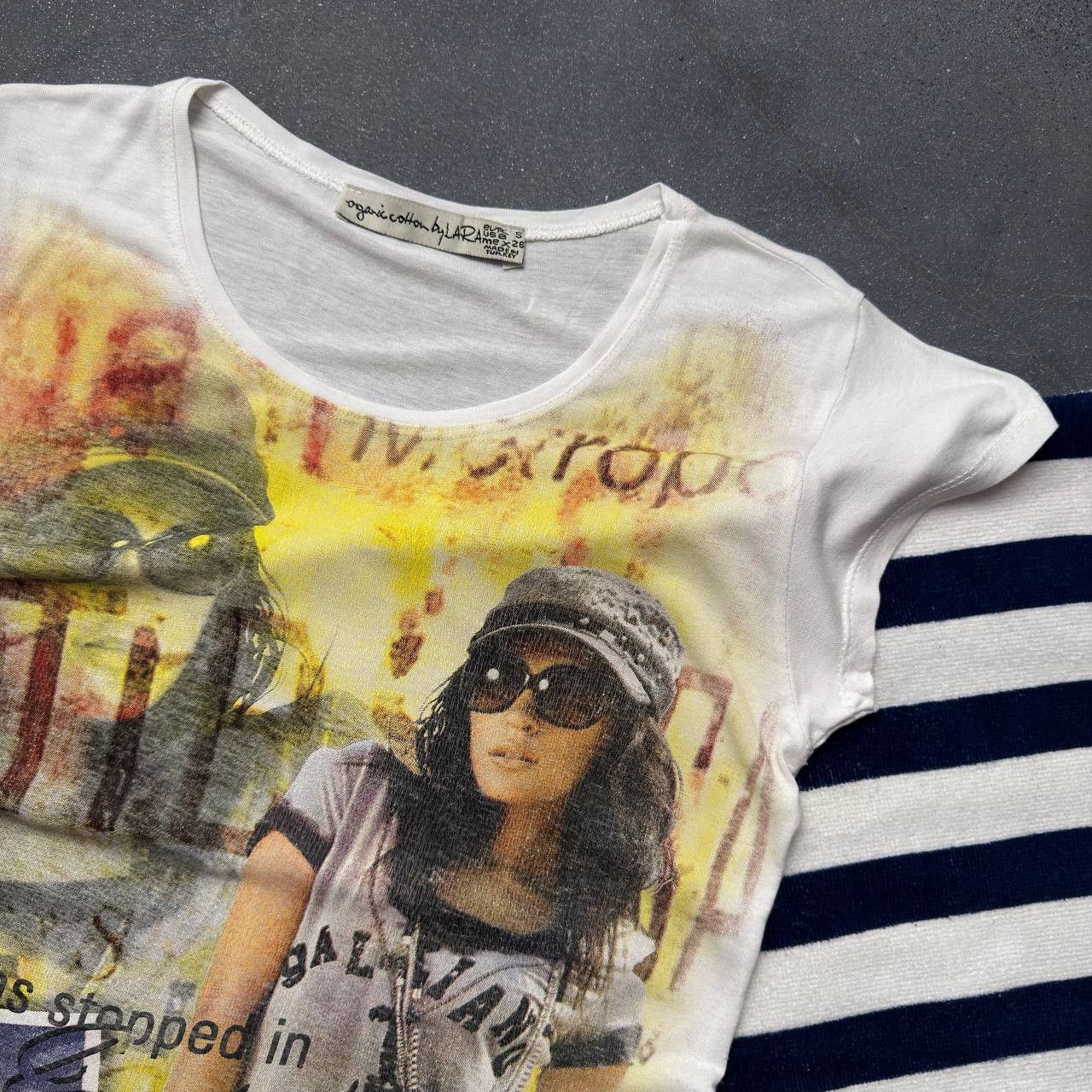 Japanese Brand × Vintage Y2K Sexy Lady Printed Vintage T-Shirt Size S / US 4 / IT 40 - 4 Thumbnail