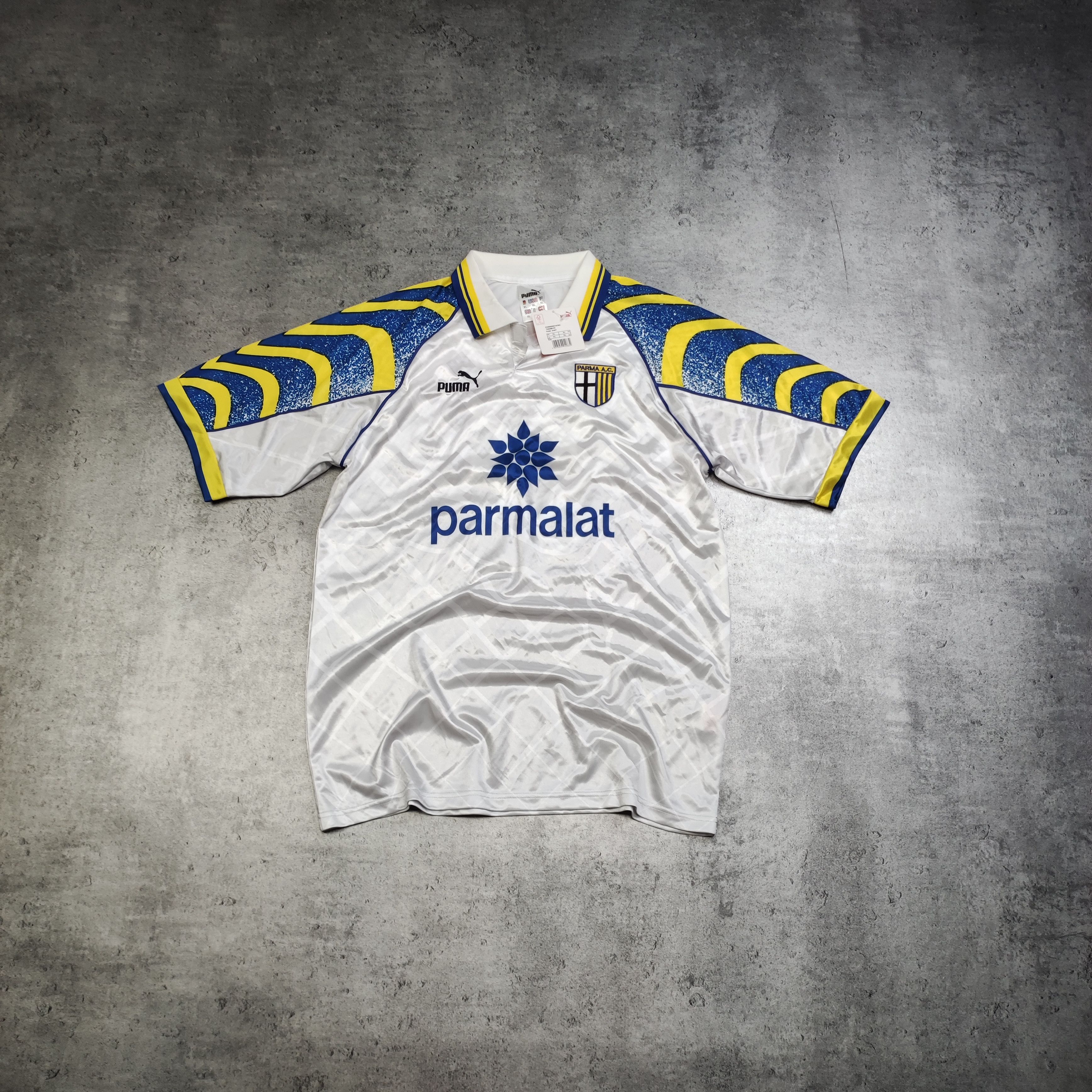 Vintage Vintage RARE 1995 Home Parma FC #11 Crespo Football Kit Size US XL / EU 56 / 4 - 2 Thumbnail