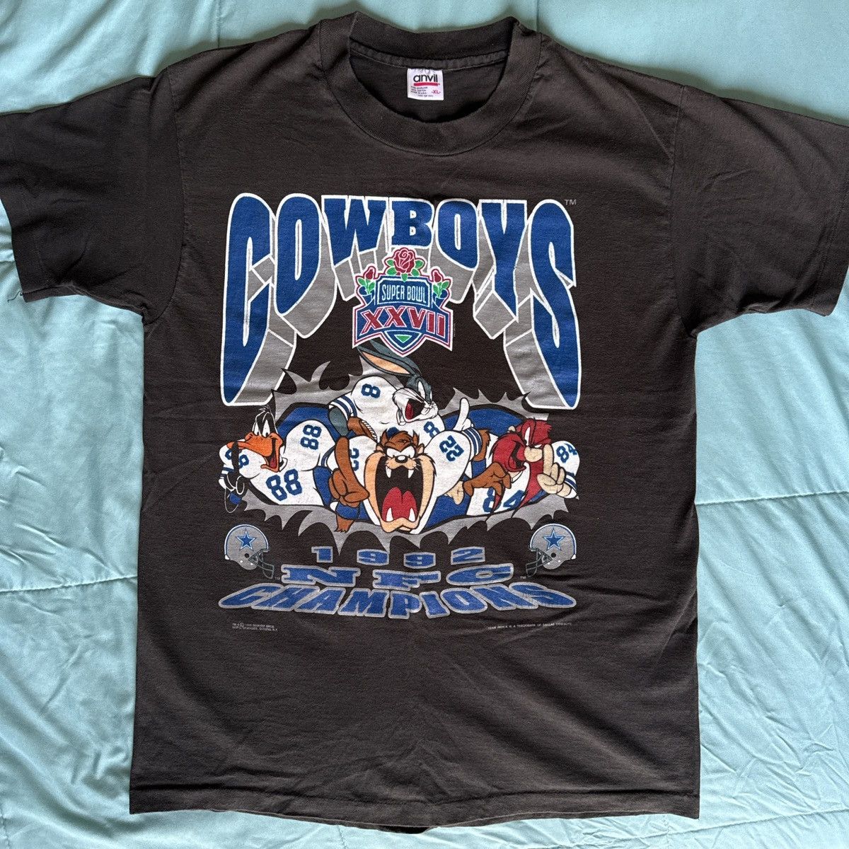 Warner Bros 1992 Dallas Cowboys x Looney Tunes Tee - Anvil Tag Size US XL / EU 56 / 4 - 1 Thumbnail