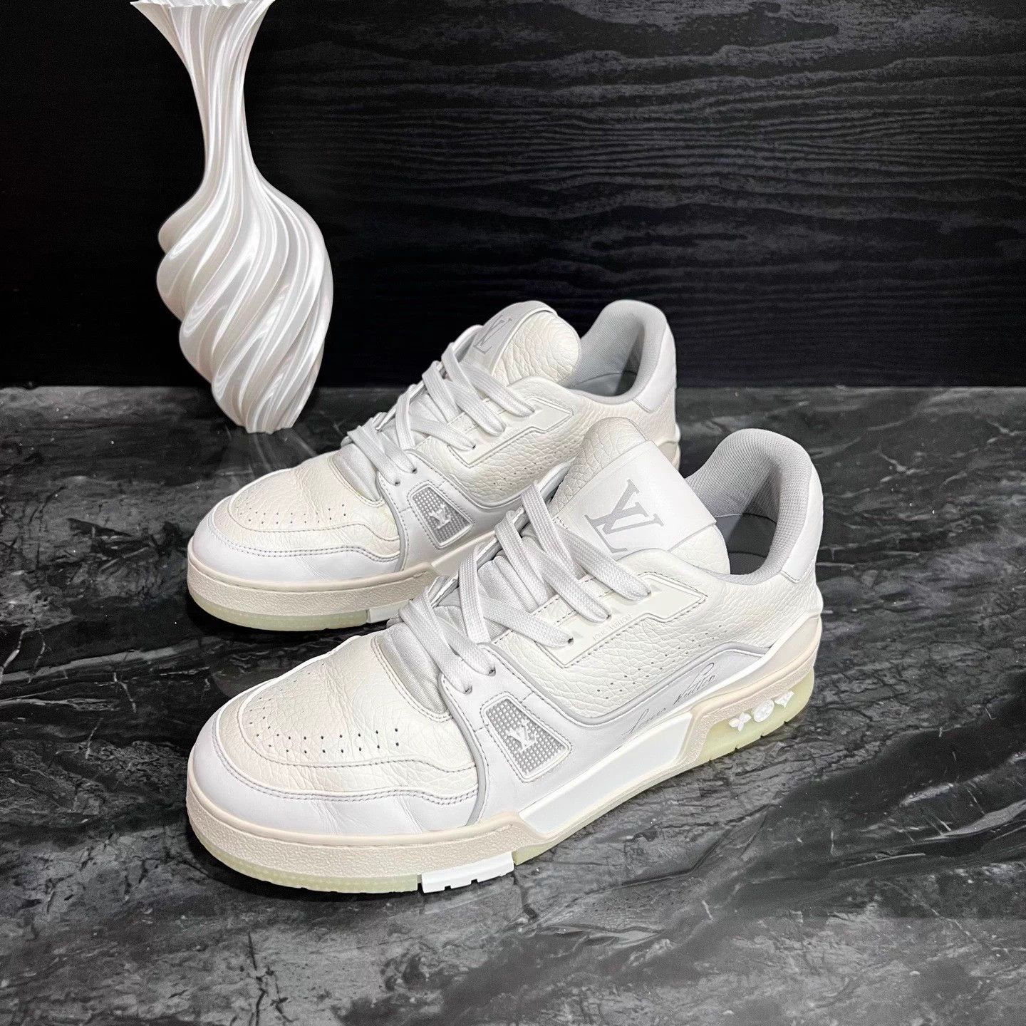 Nike Nike Trainer White Cement US9 95New $3000 Size US 8 / IT 38 - 1 Thumbnail