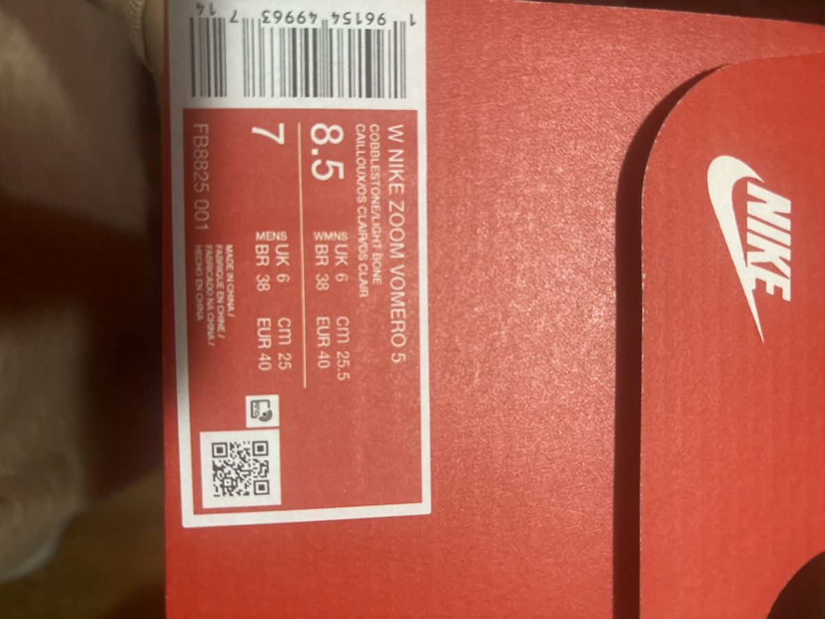 Nike Nike Zoom Vomero 5 Size US 7 / EU 40 - 6 Thumbnail