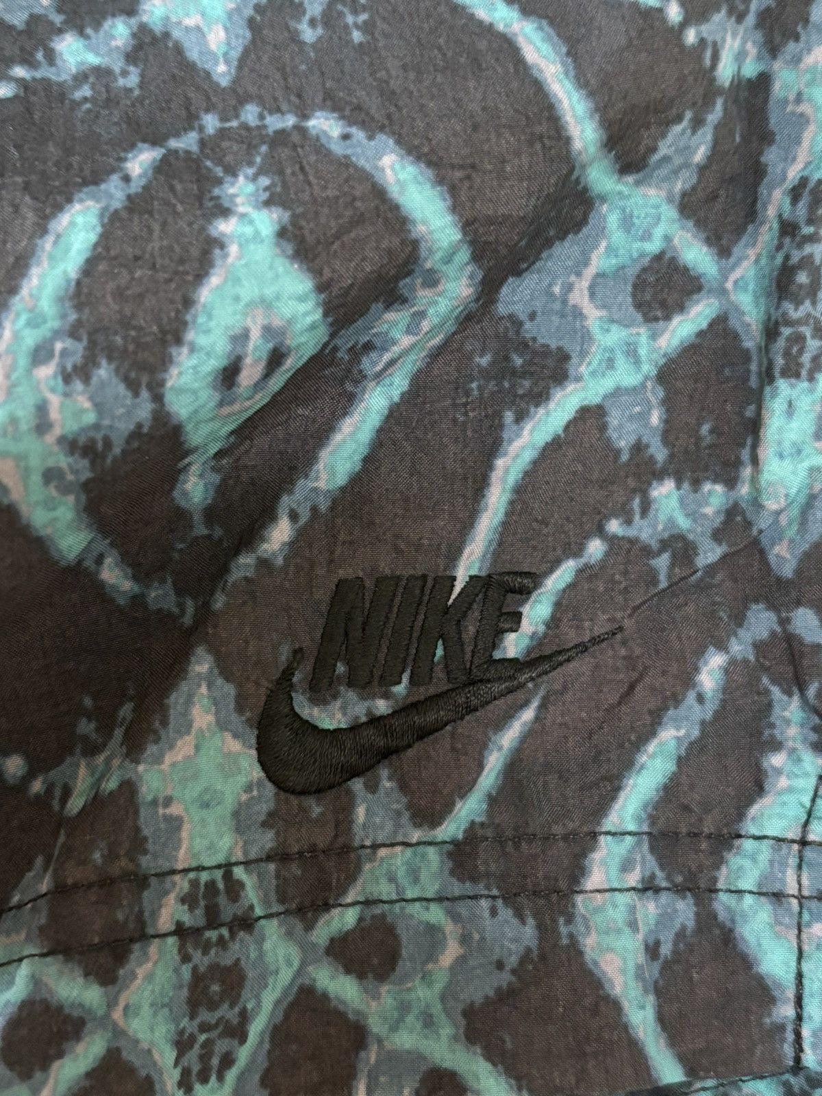 Nike Rare Vintage 90s Nike Abstract Geometric Art Shorts Size US 30 / EU 46 - 2 Thumbnail