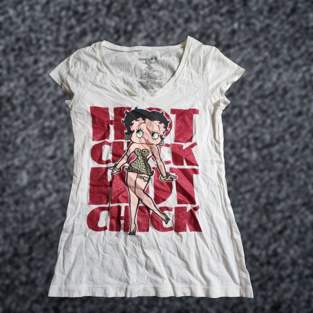 Vintage Betty Boop Graphic V Neck Tee, White, Juniors Small, Glitter, Distressed Size S / US 4 / IT 40 - 1 Thumbnail