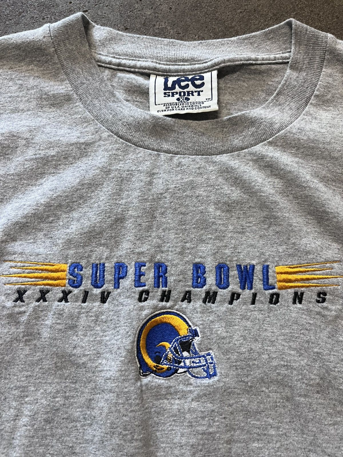 Lee Vintage Rams Super Bowl Champions 2000 Boxy Oversized Shirt Size US XL / EU 56 / 4 - 2 Thumbnail