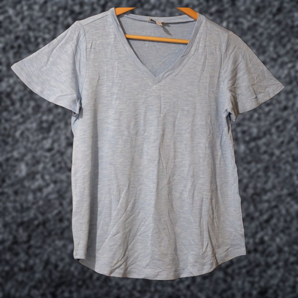 Jessica Simpson EUC Jessica Simpson T-Shirt V-Neck Short Sleeve Viscose Blend Womens M Blue Classic Basic Shirts Womens M 90s? (No, avoid 90s) Size M / US 6-8 / IT 42-44 - 1 Thumbnail
