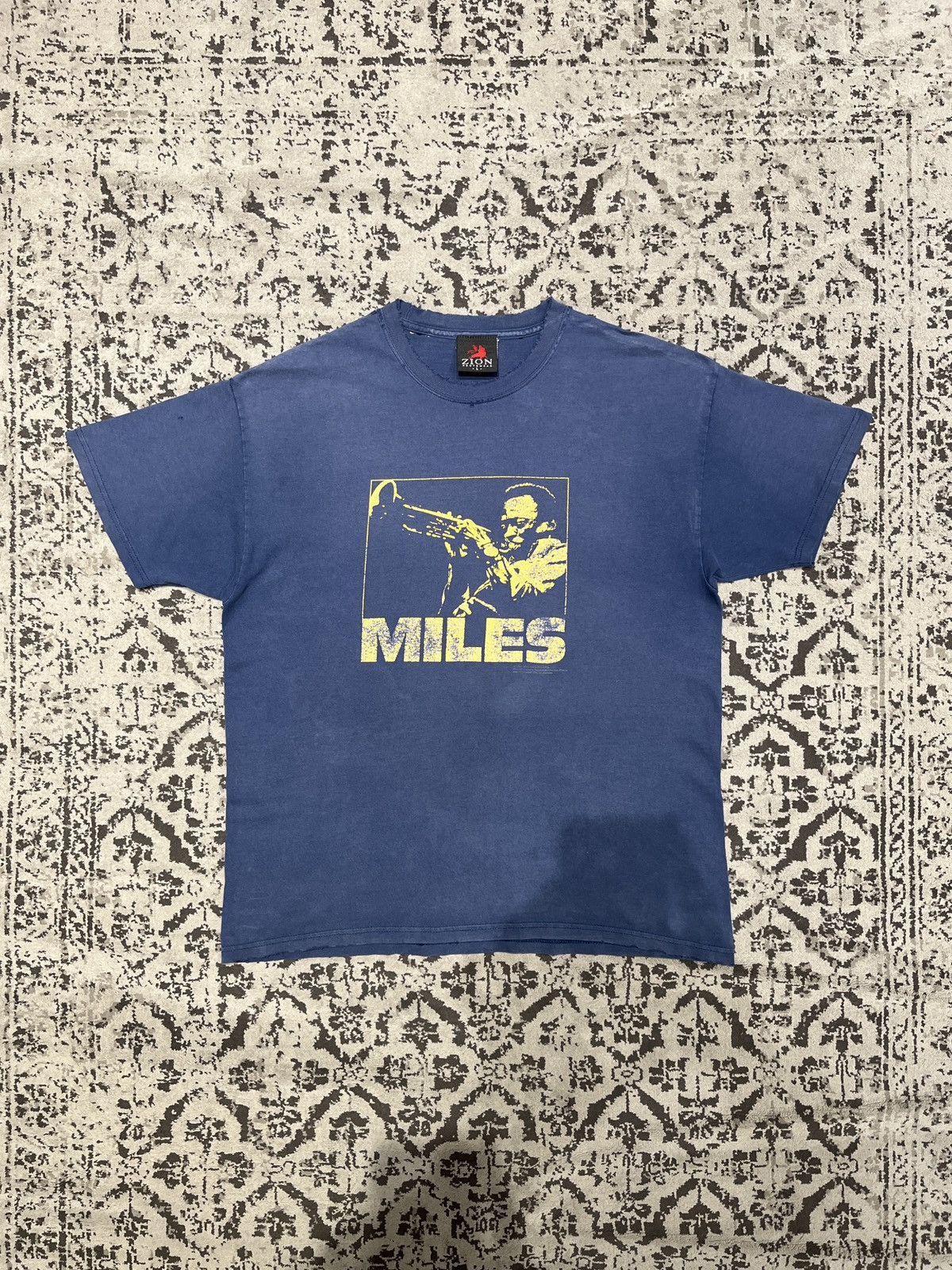 Vintage 00’s Distressed Miles Davis Size US L / EU 52-54 / 3 - 2 Thumbnail