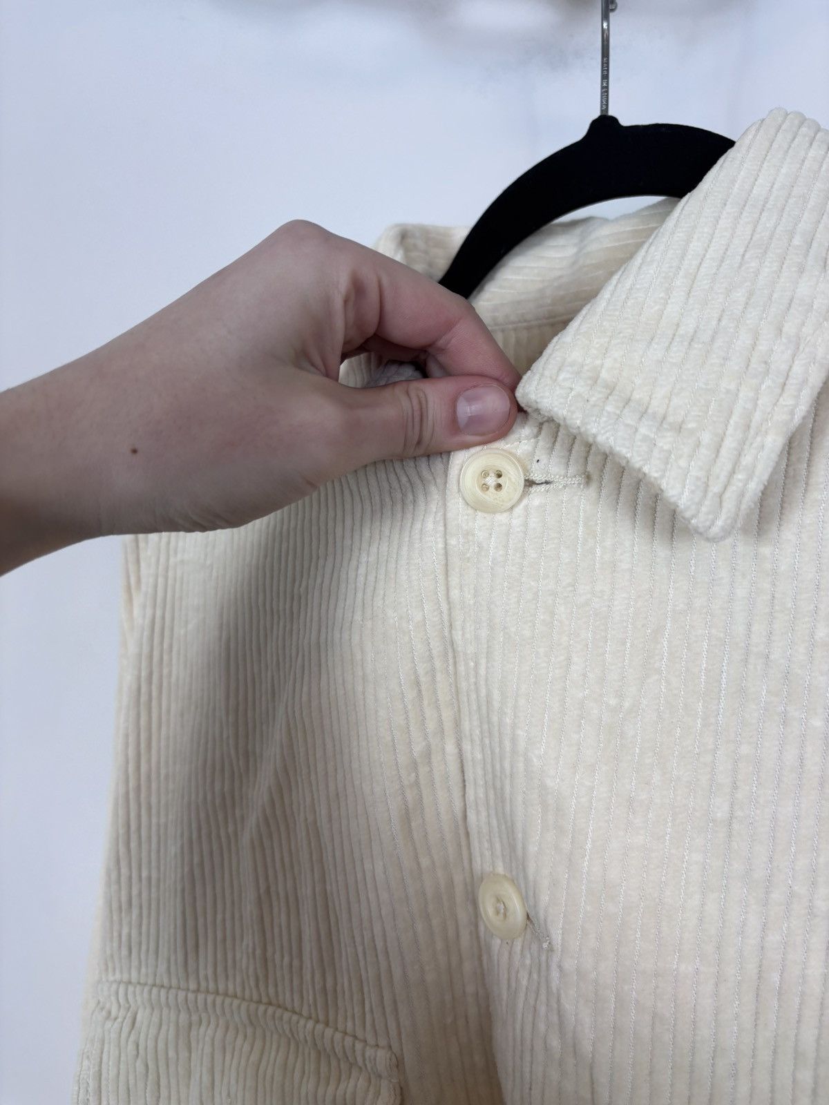 GU GU Japanese Men’s Ivory Double Pocket Corduroy Velvet Shirt Size US M / EU 48-50 / 2 - 4 Thumbnail