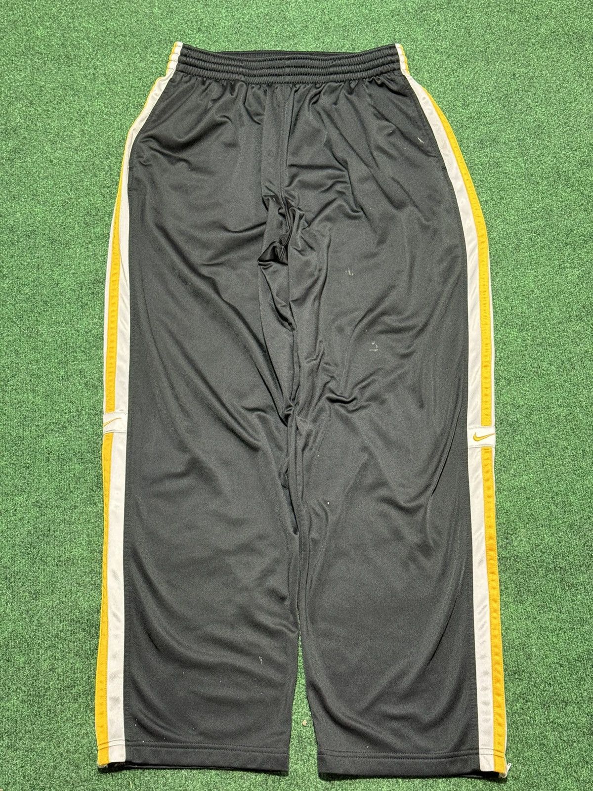 Nike Vintage Y2K Nike Silver Tag Swoosh Baggy Track Pants Size US 34 / EU 50 - 1 Thumbnail