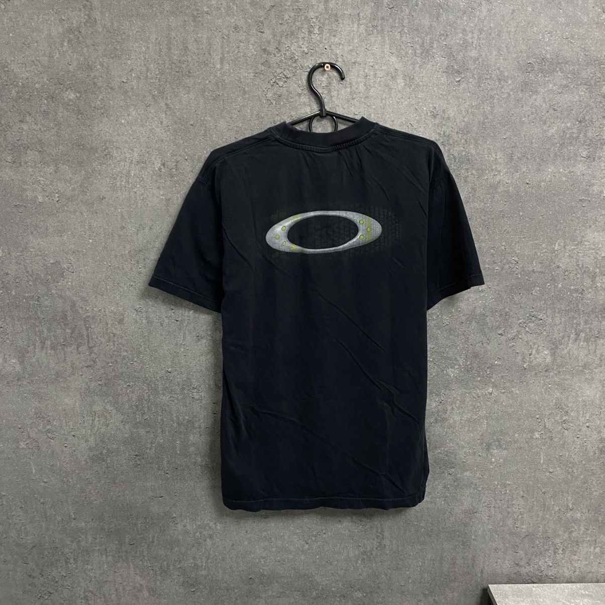 Oakley Vintage Oakley T-Shirt Software Big Logo Japanese Outdoor Size US M / EU 48-50 / 2 - 1 Thumbnail