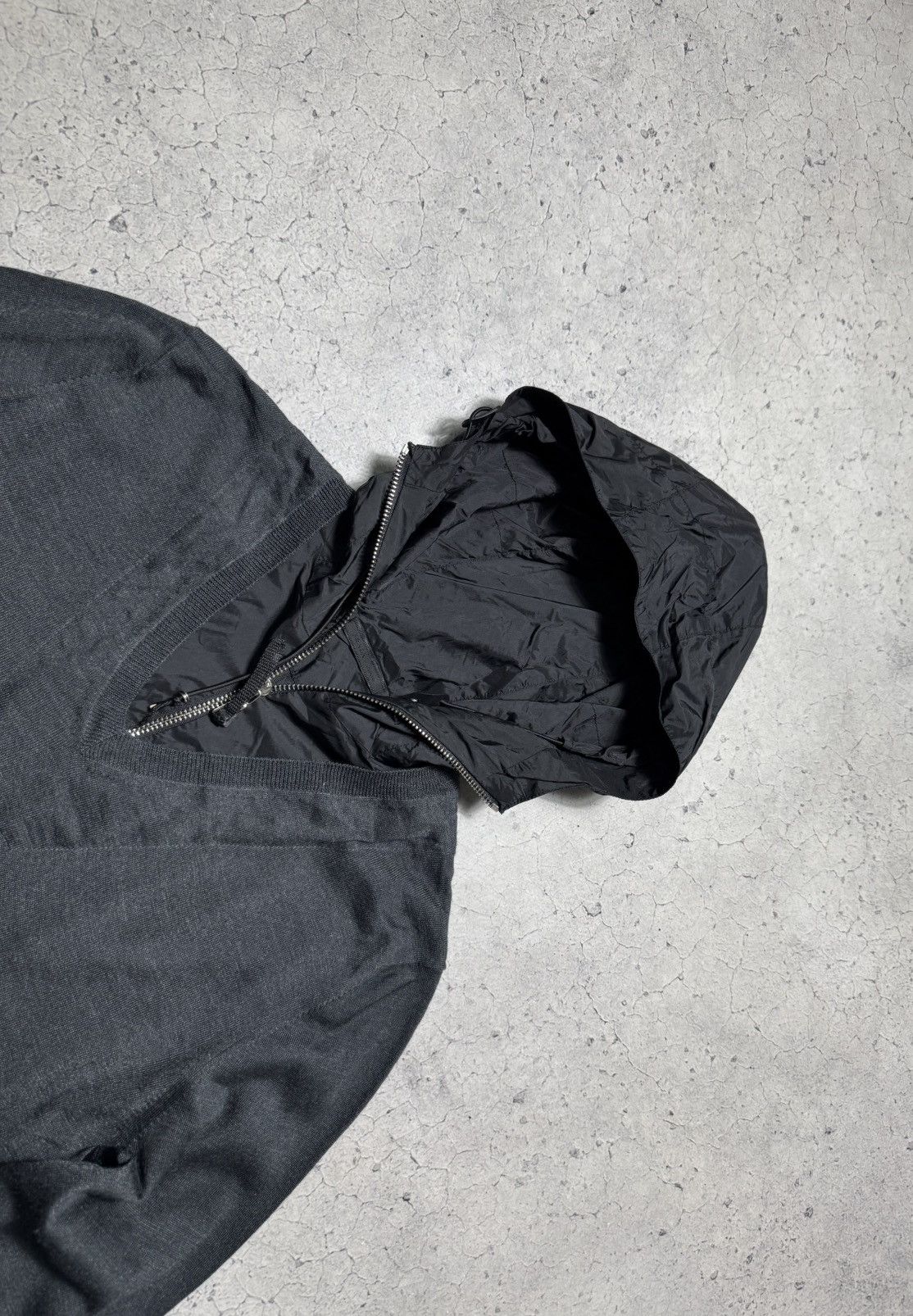 Prada Prada Luxury Hoodie Nylon Size M Vintage Size US M / EU 48-50 / 2 - 5 Thumbnail