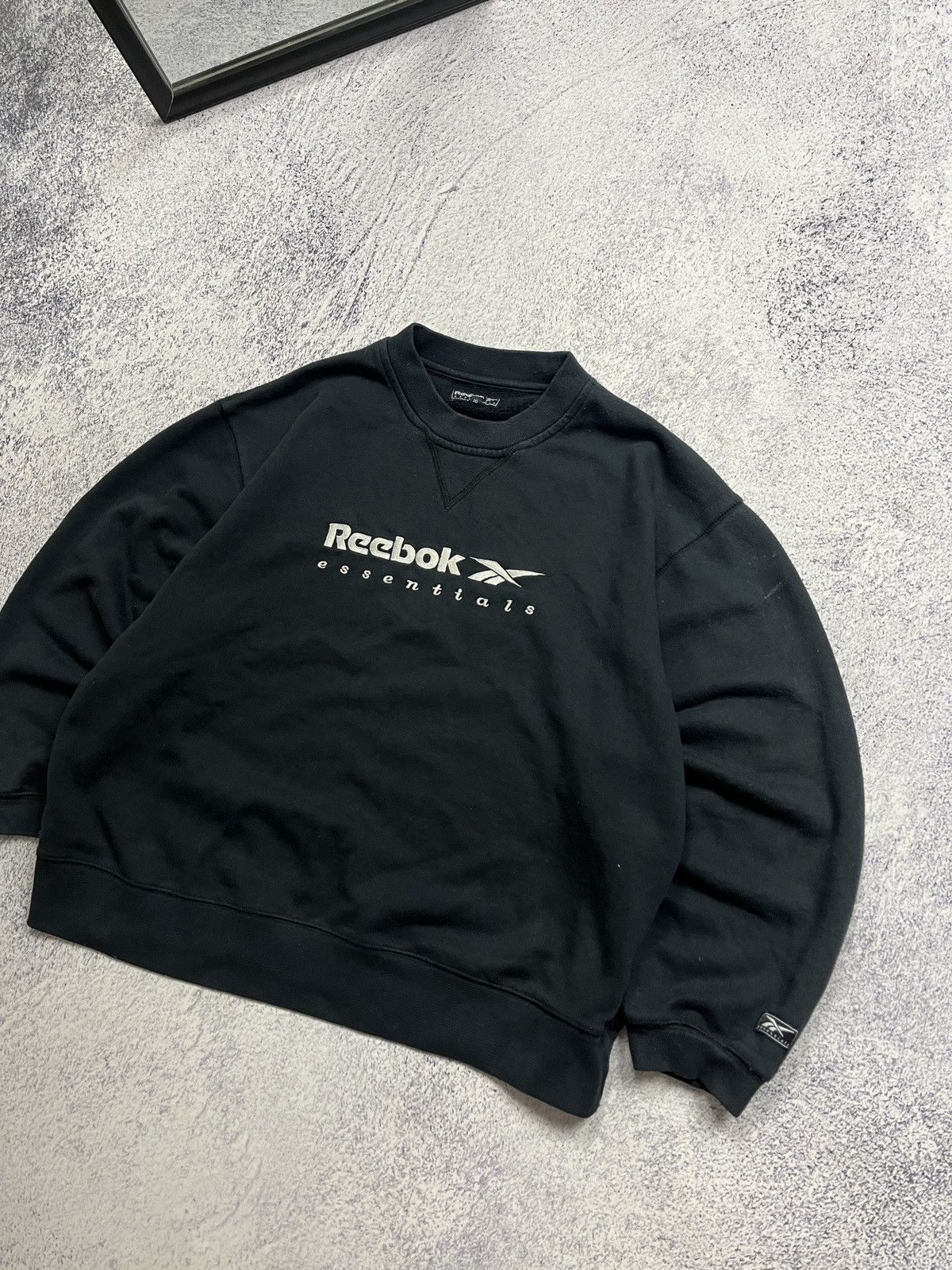 Reebok × Vintage Vintage Reebok Essentials Sweatshirt Embroidered Logo Boxy Size US S / EU 44-46 / 1 - 3 Thumbnail