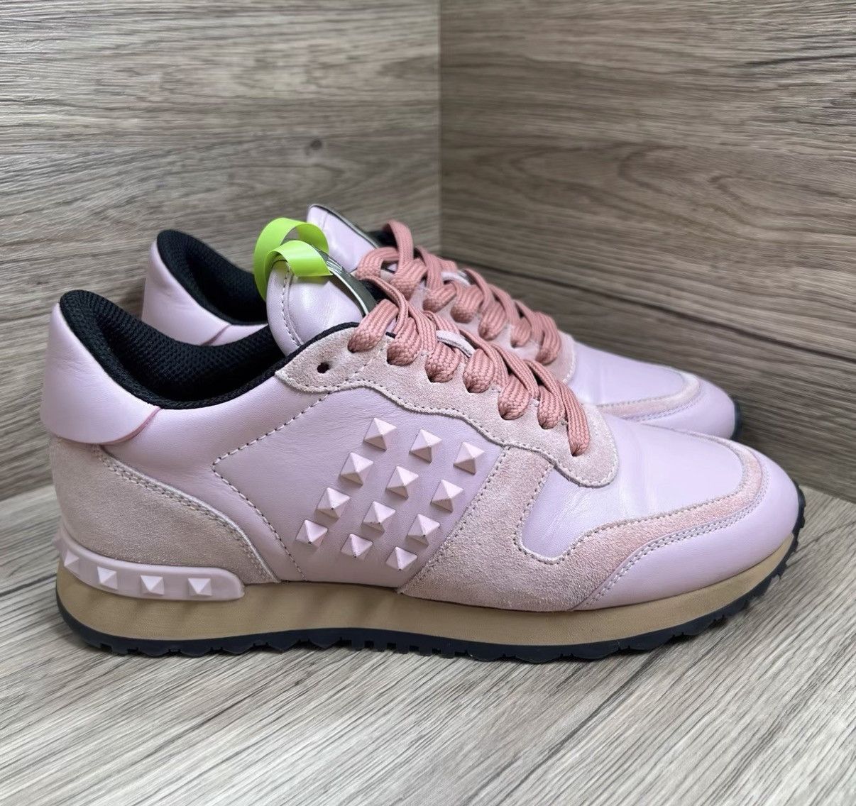 Valentino Valentino Pink Studded Sneakers J41 Size US 8 / IT 38 - 3 Thumbnail