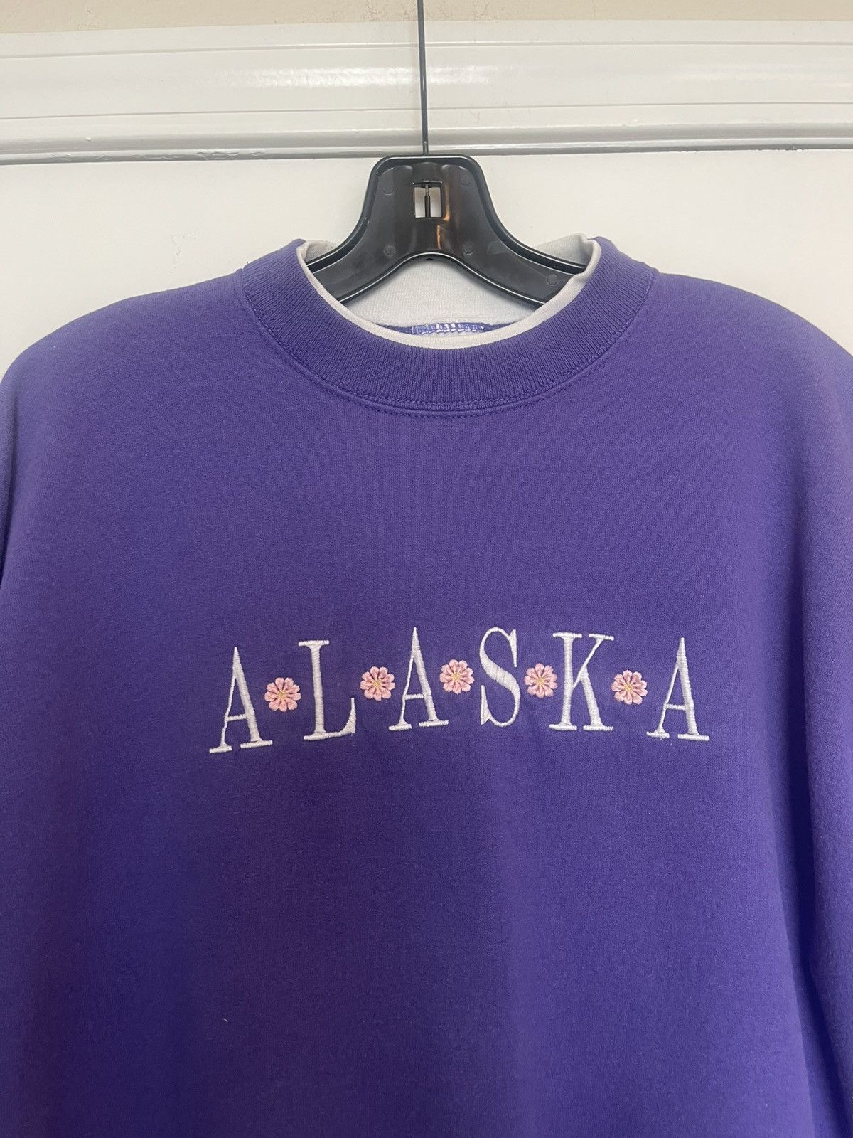 Vintage Vintage Women’s Alaska Hanes Sweater In Great Condition Size L / US 10 / IT 46 - 2 Thumbnail