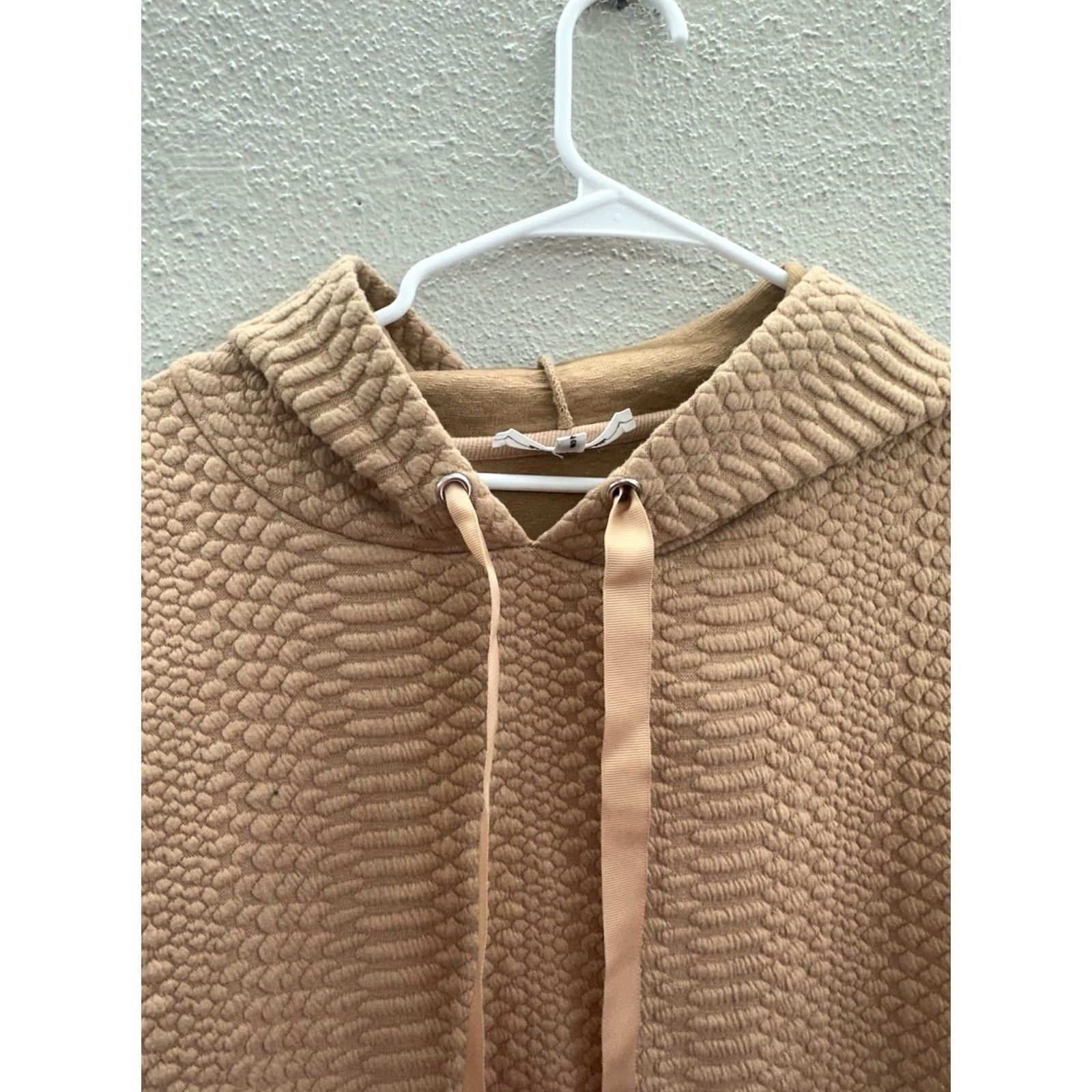 Good American Good American Sweatshirt Womens Size 5 2XL Quilted Hooded Rose Gold Snake The Size XXL / US 16-18 / IT 52-54 - 4 Thumbnail