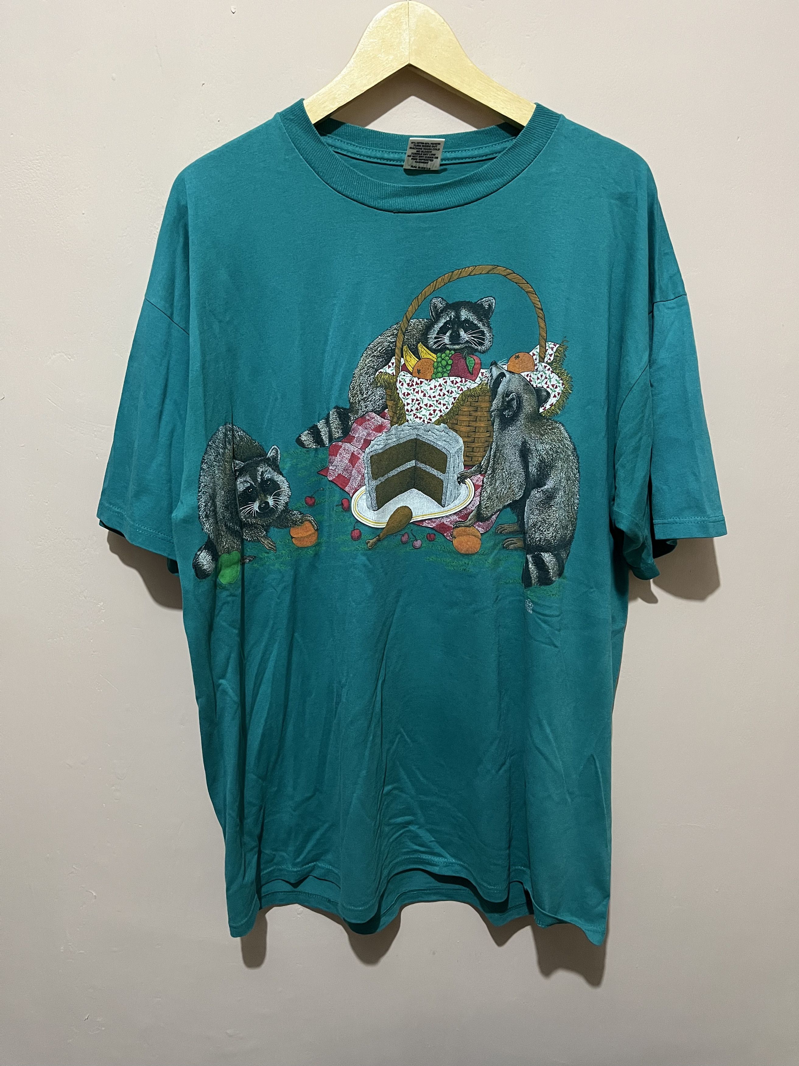 Vintage Vintage 90s Cotton Grove Raccoon Picnic Tee tshirt Size US XL / EU 56 / 4 - 1 Thumbnail
