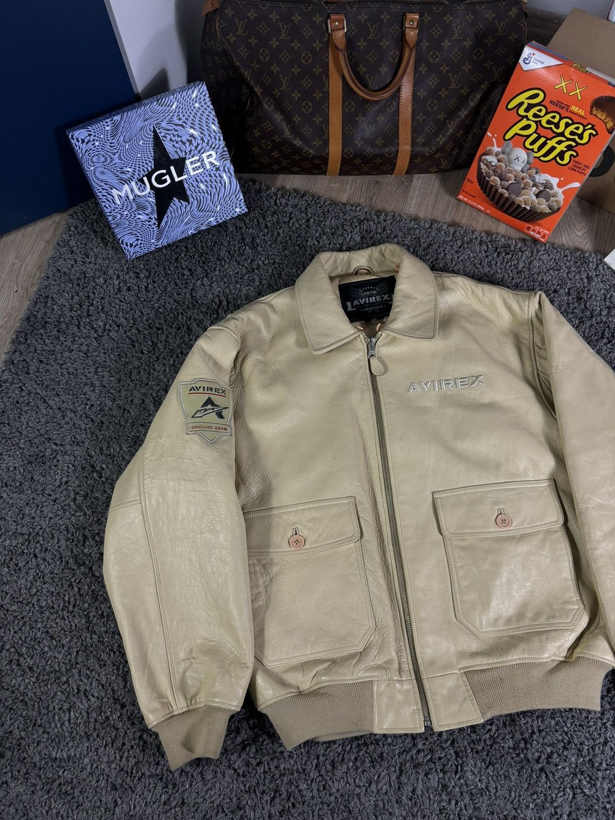 Avirex 🔥VINTAGE VARSITY LEATHER JACKET AVIREX USA FLAG BIG LOGO Size US XL / EU 56 / 4 - 3 Thumbnail