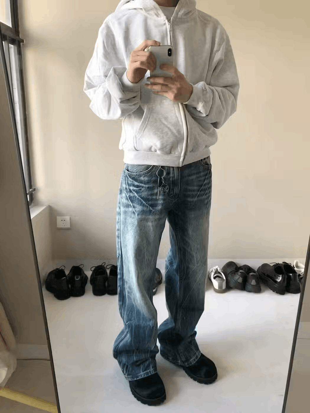 Jean Faded blue y2k washed gradient baggy jeans Size US 33 - 2 Thumbnail