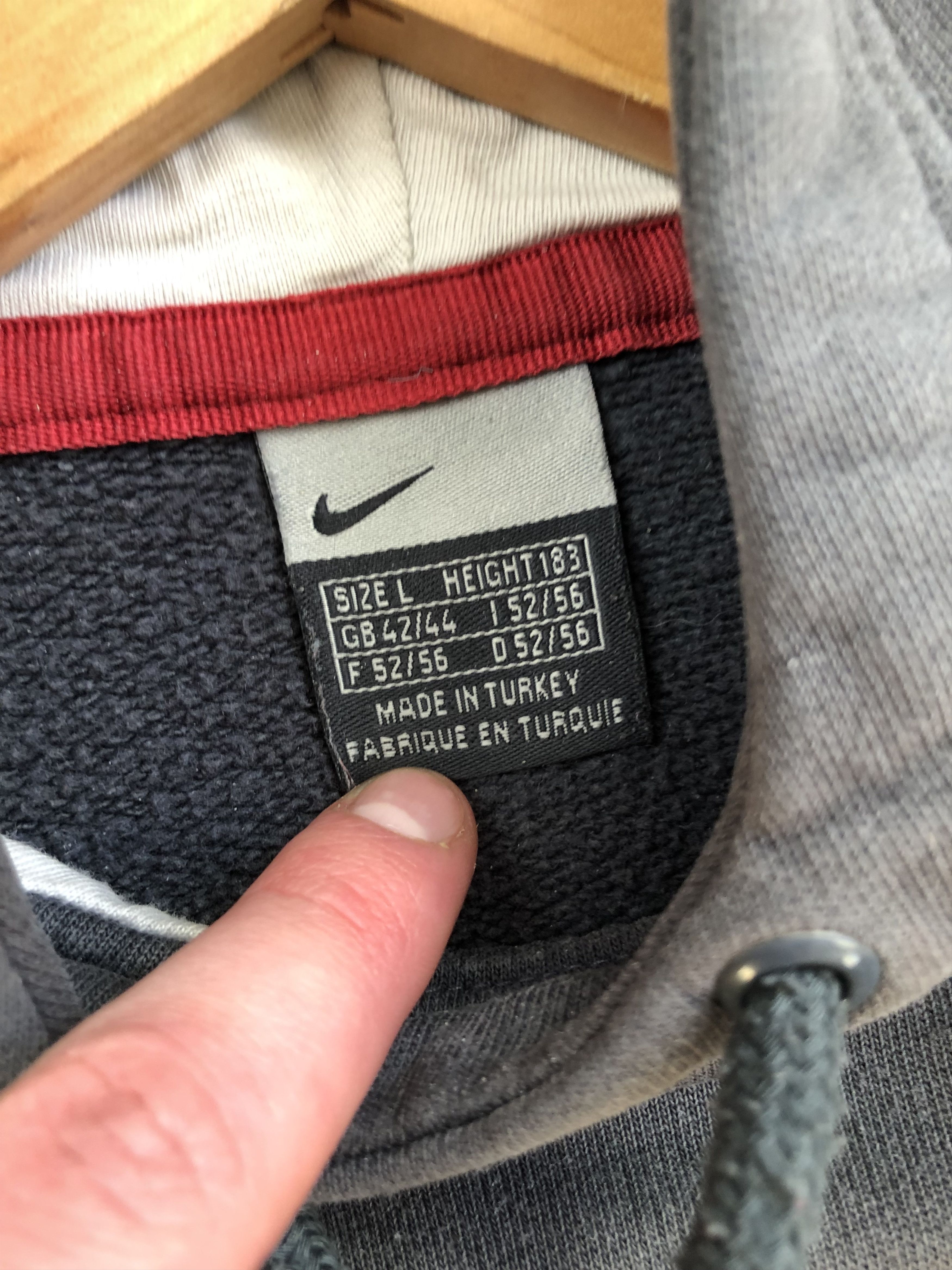 Nike NIKE Vintage Big Central Logo Fade Hoodie Streetwear Casual Size US L / EU 52-54 / 3 - 6 Thumbnail