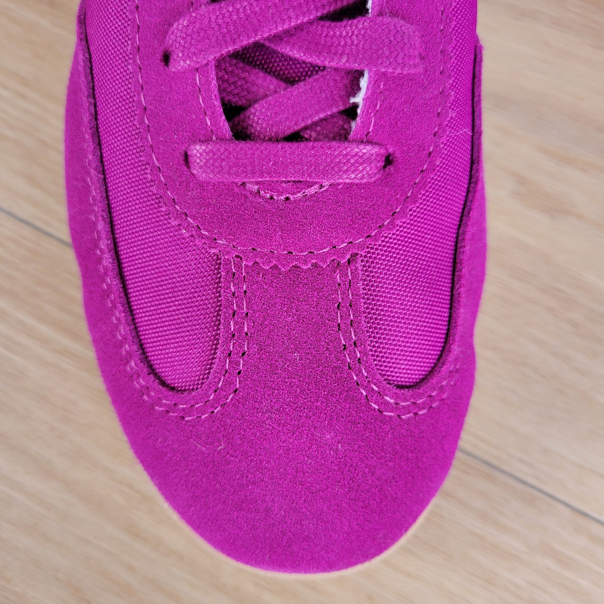 ⭐Converse Run Star Trainer Ox Suede 7.5 Womens Shoes Sneaker