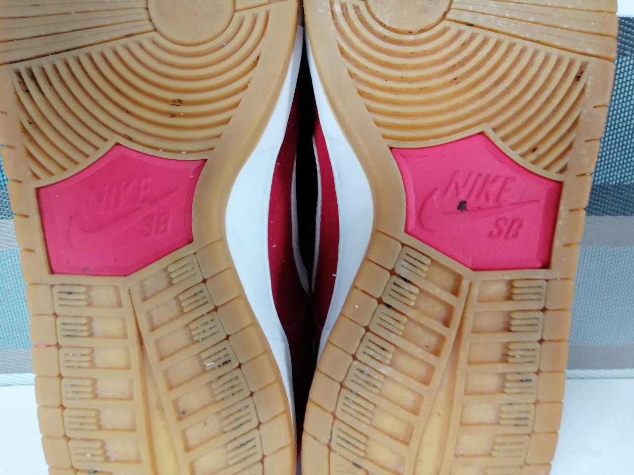 Nike Nike SB Dunk Low Pro Ishod Wair University Red Gum White Size US 11 / EU 44 - 8 Thumbnail