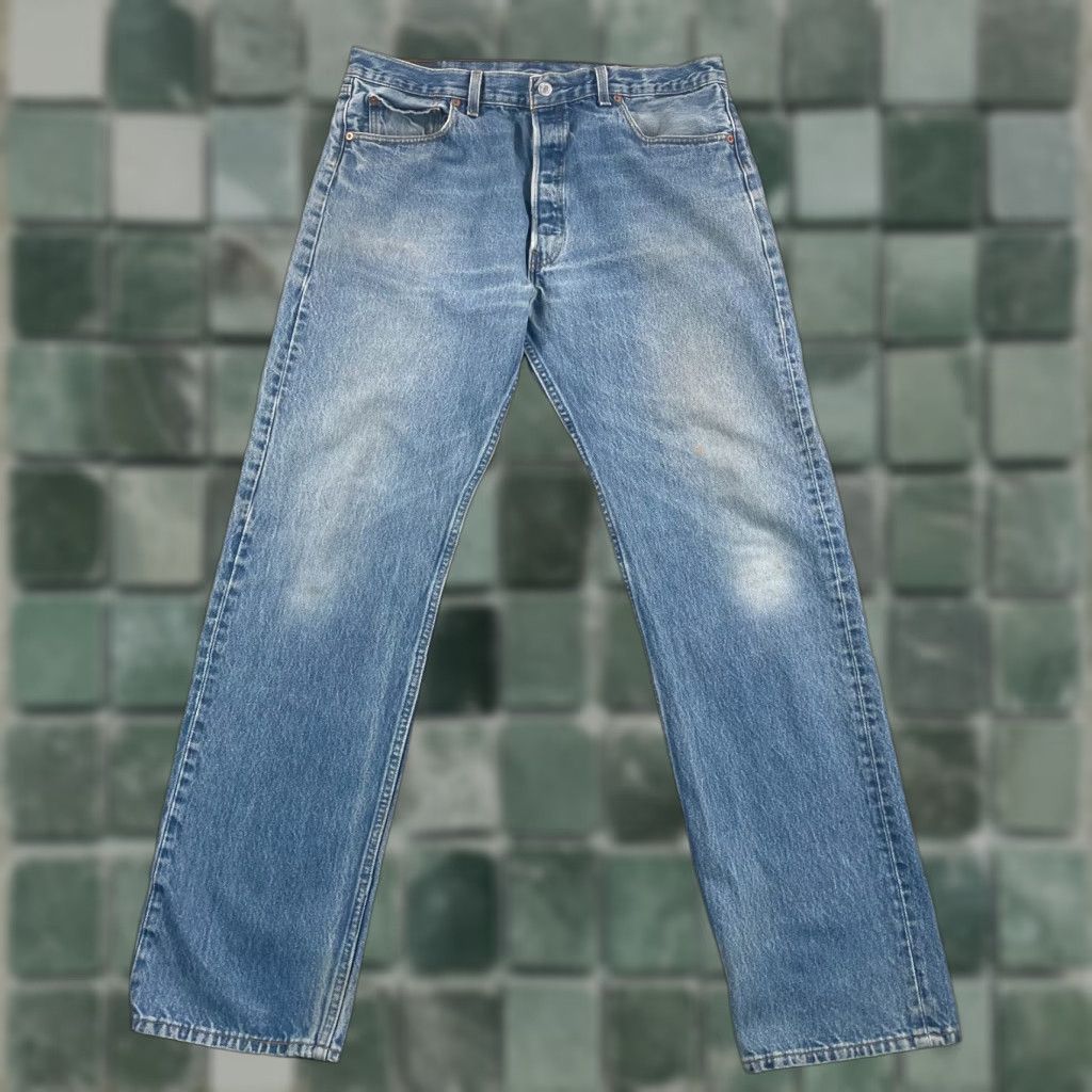 Levi's VINTAGE Levi's 501 Jeans Mens 36x33 Blue 90s Made in USA Button Fly Straight 5-Pocket Denim Medium Wash Size US 36 / EU 52 - 1 Thumbnail