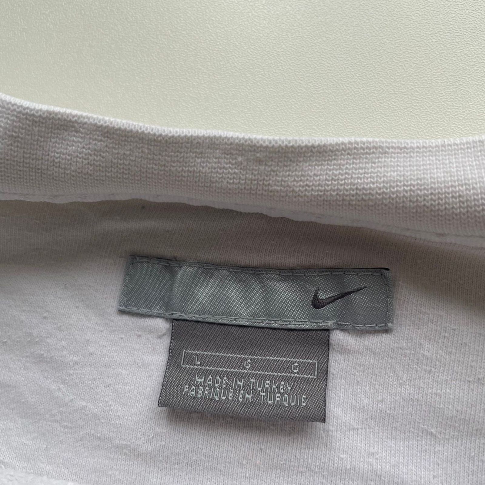 Nike Vintage Y2K Nike Swoosh Crewneck Sweatshirt White Large Rare Size US L / EU 52-54 / 3 - 3 Thumbnail