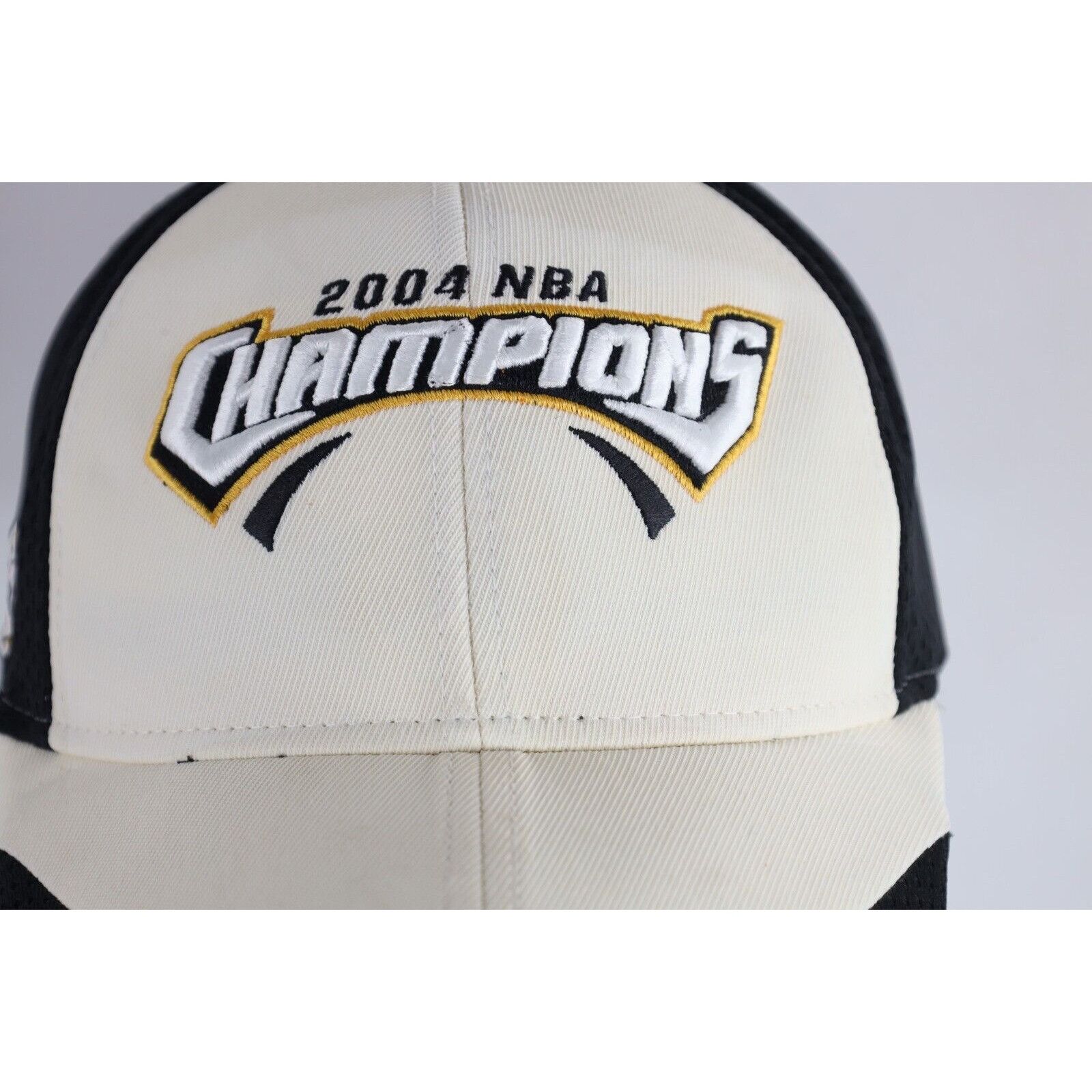 Reebok × Vintage Vintage Reebok Locker Room Edition 2004 Detroit PistonsHat Size ONE SIZE - 2 Thumbnail