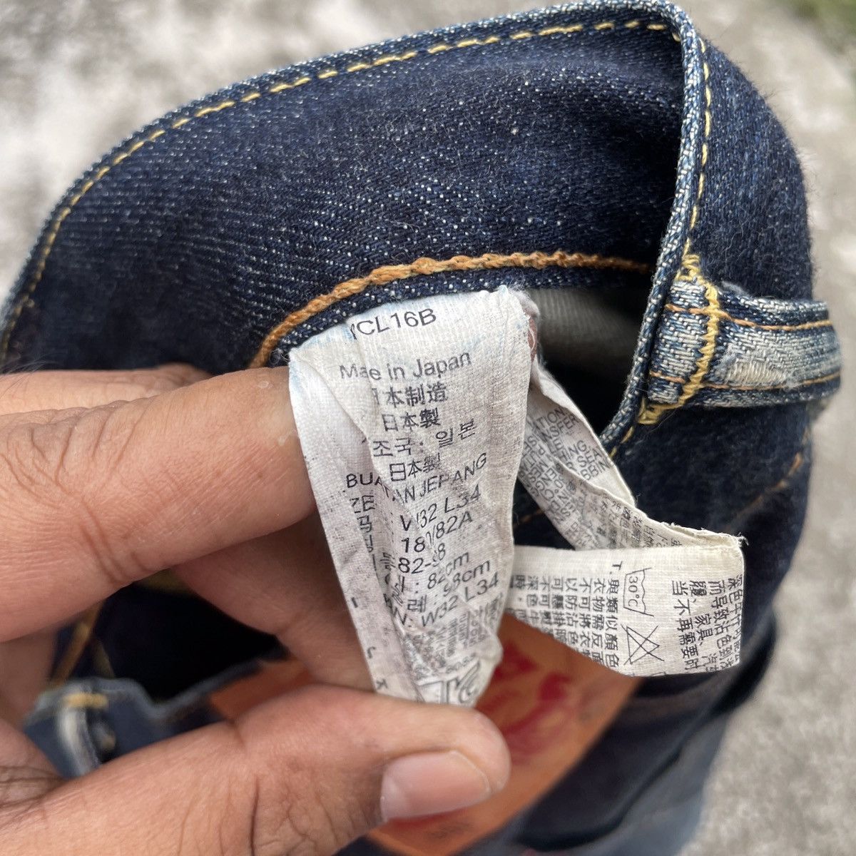 Levi's Vintage Levis Lot 551 Rare Faded Denim Jeans Size US 33 - 6 Thumbnail