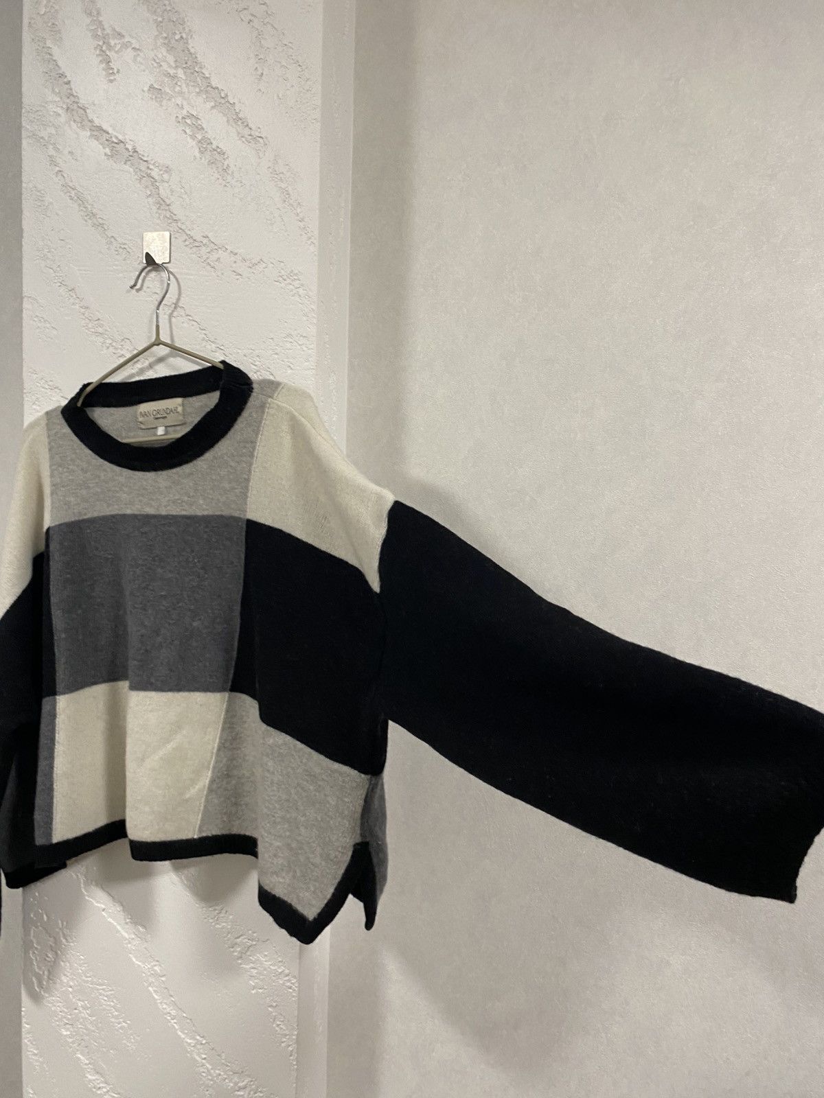 Ivan Grundahl Ivan Grundahl Geometric Panelled Oversized Wool Sweater Size L / US 10 / IT 46 - 4 Thumbnail