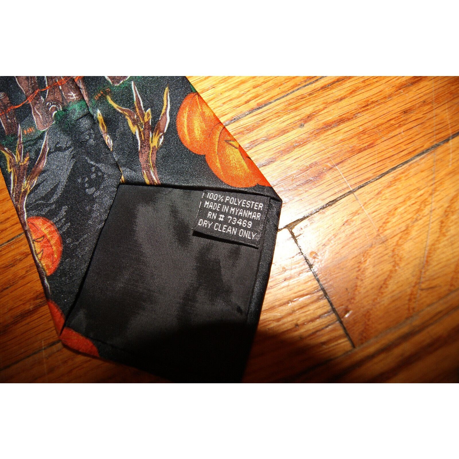 Other VTG ADDICTION Hand Made Silk Halloween Tie Witch Cat Bats Size ONE SIZE - 4 Thumbnail