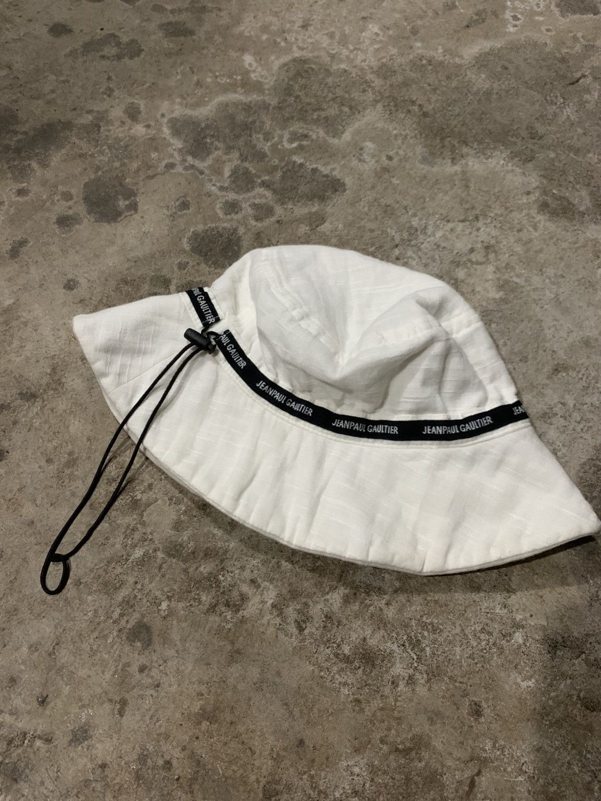 Jean Paul Gaultier JEAN PAUL GAULTIER WRAP AROUND BUCKET HAT Size ONE SIZE - 1 Thumbnail
