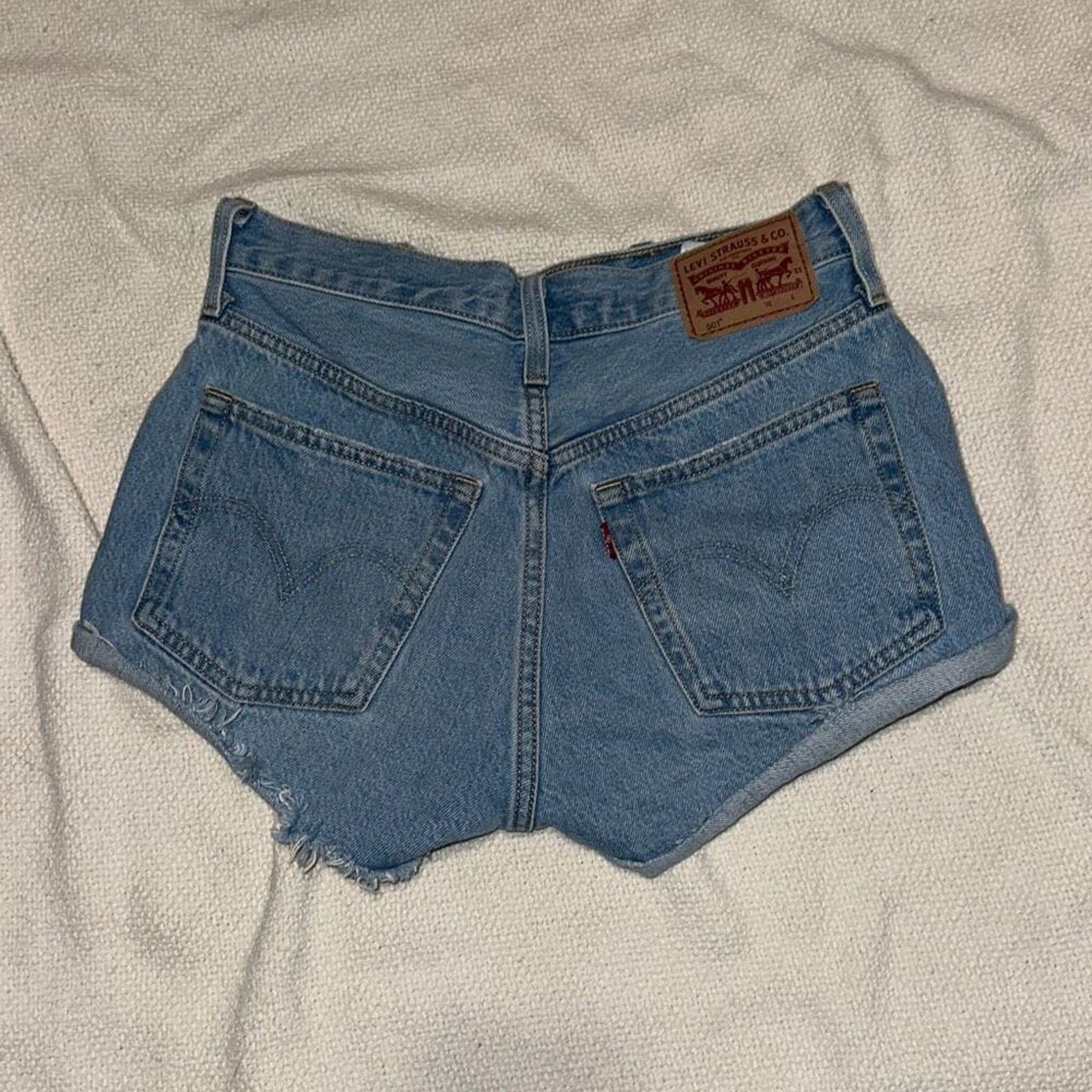 Levi's Levi’s Blue High Waist Cut-Off Denim Shorts | Sz 25 Size 25" / US 0 / IT 36 - 6 Thumbnail