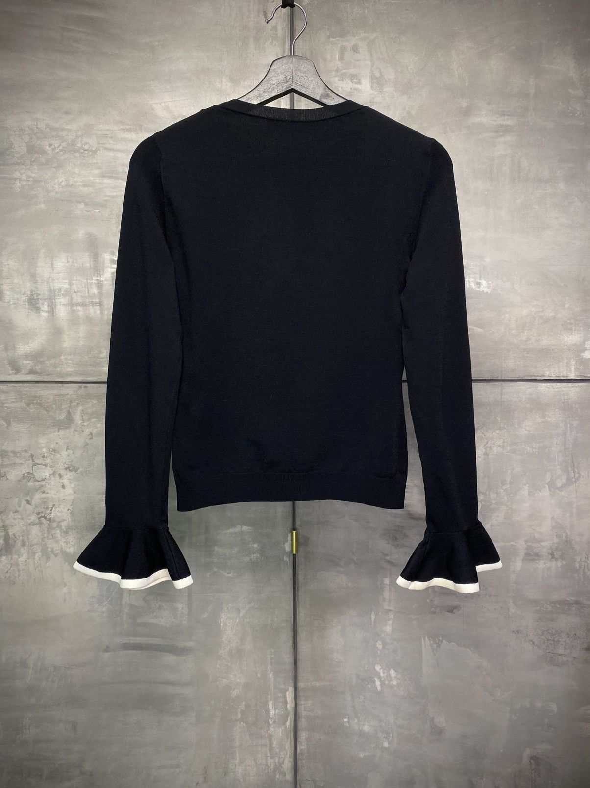 Valentino Valentino black pullover Size M / US 6-8 / IT 42-44 - 2 Thumbnail