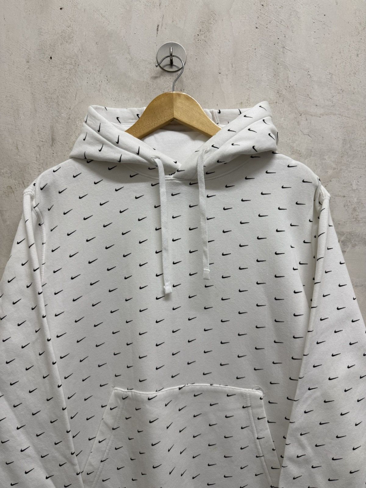 Nike Nike All Over Print Swoosh Logo Hoodie Size US L / EU 52-54 / 3 - 2 Thumbnail
