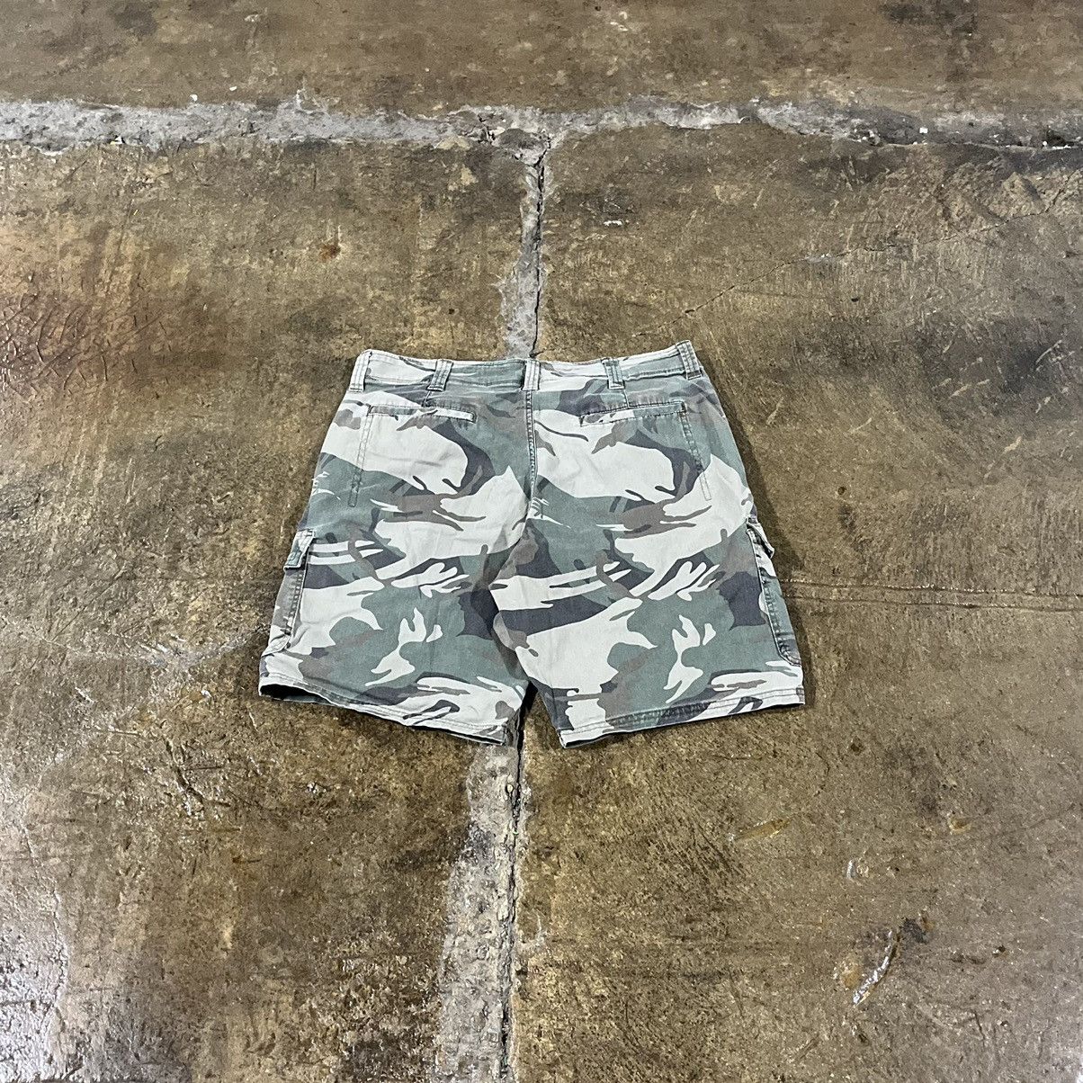 Vintage × Wrangler Crazy Vintage Y2K Baggy Camo Cargo Shorts JNCO Skater Style Size US 36 / EU 52 - 2 Thumbnail